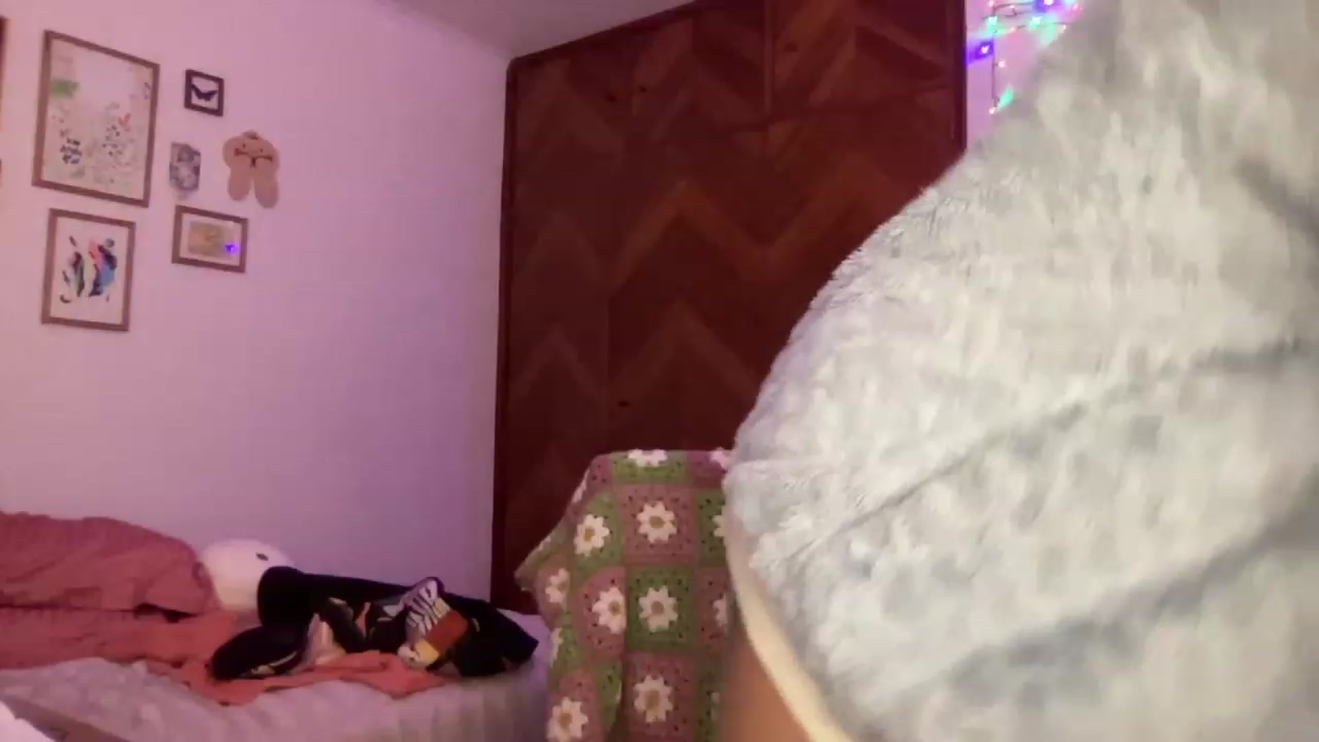 Gallery image thumbnail from LuluArtist's myfreecams stream on, 07/18/2023, 24:01 image 5 of 20