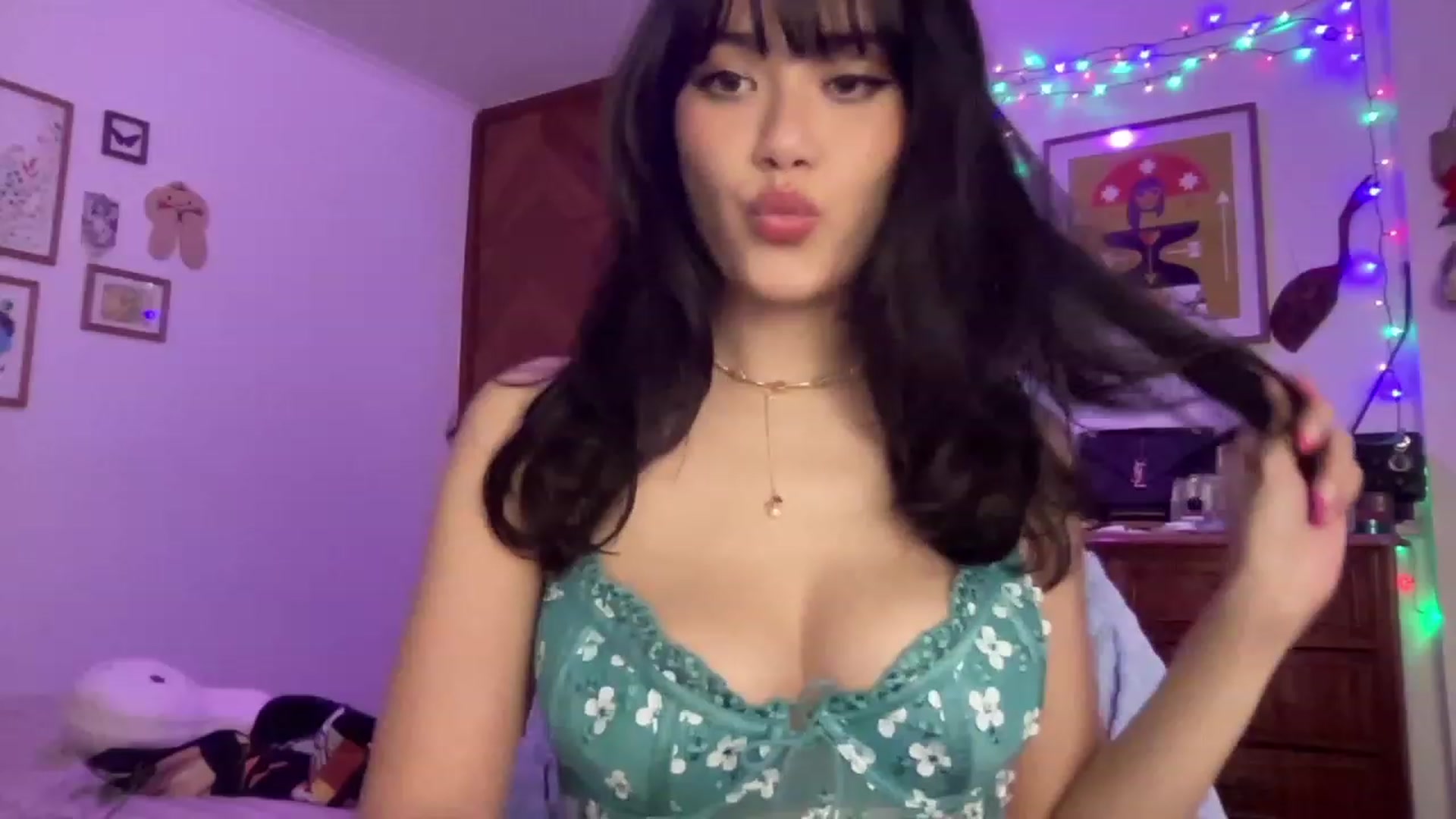 Gallery image thumbnail from LuluArtist's myfreecams stream on, 07/18/2023, 24:01 image 11 of 20