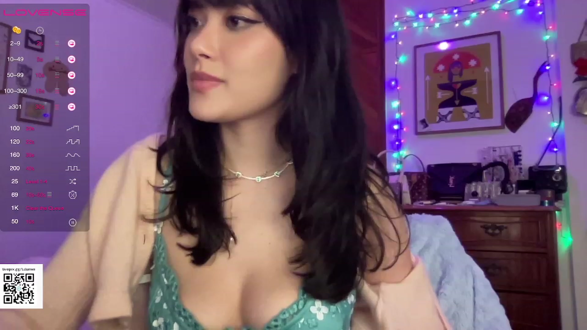 Gallery image thumbnail from LuluArtist's myfreecams stream on, 07/18/2023, 05:01 image 17 of 20