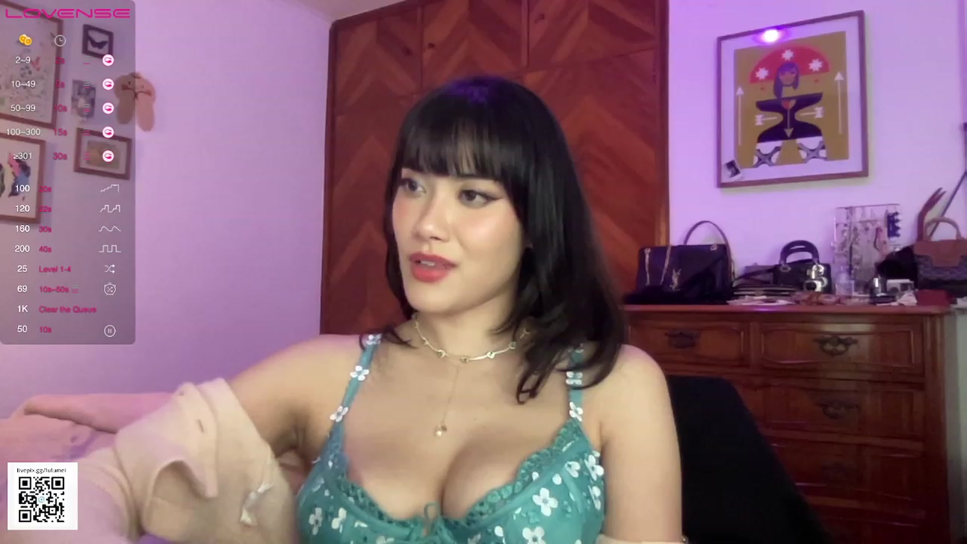 Gallery image thumbnail from LuluArtist's myfreecams stream on, 08/04/2023, 04:01 image 11 of 20