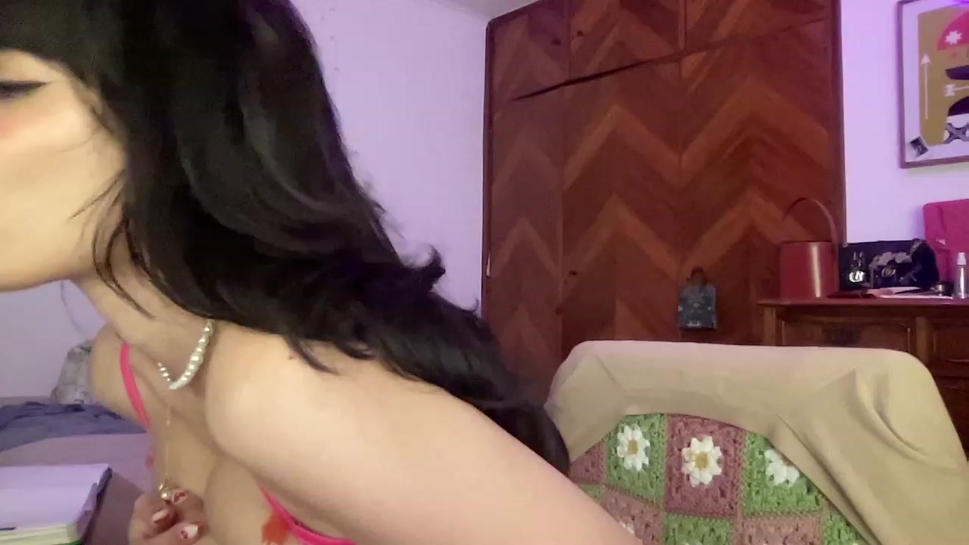 Gallery image thumbnail from LuluArtist's myfreecams stream on, 12/05/2023, 05:19 image 20 of 20