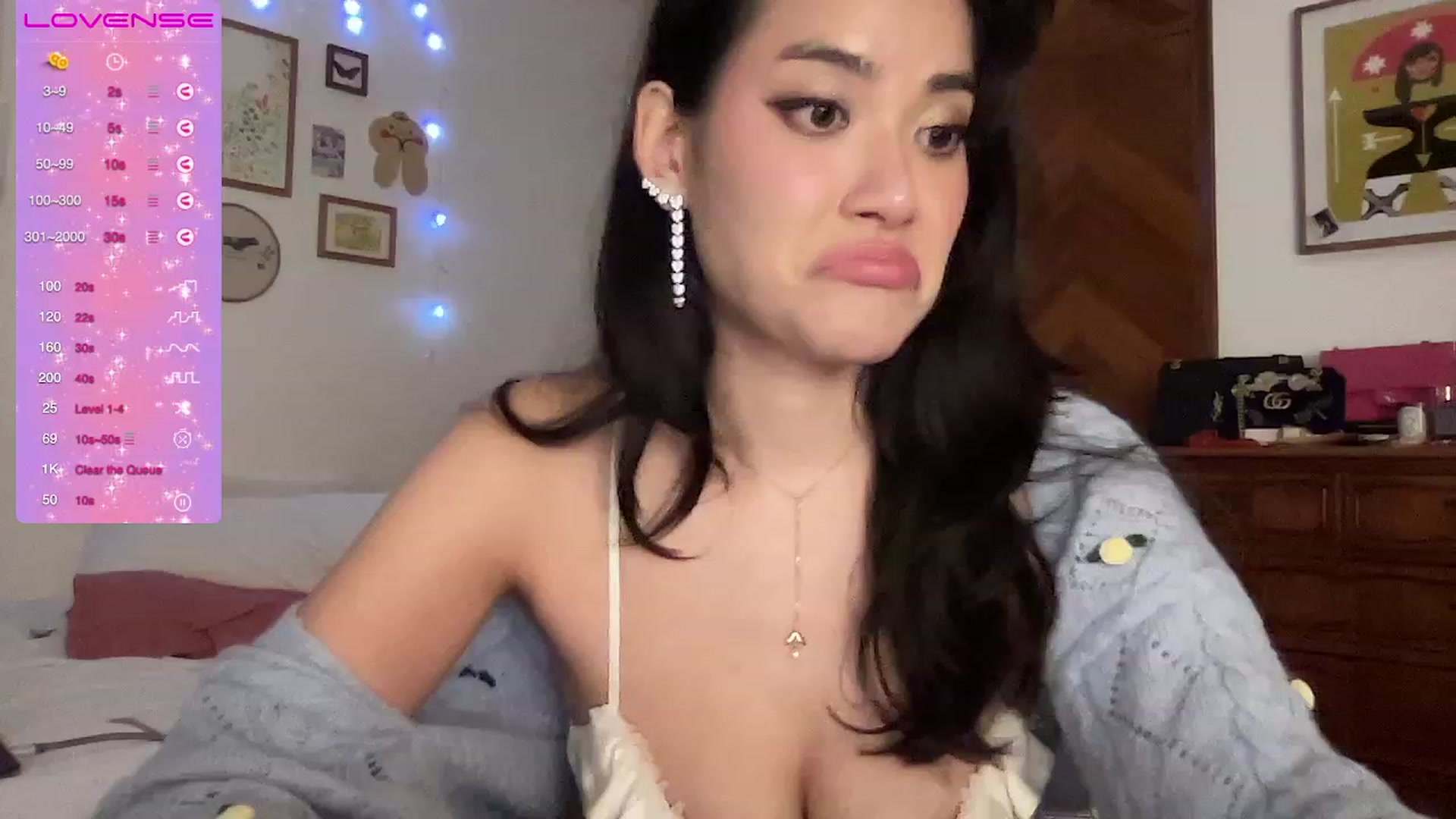 Gallery image thumbnail from LuluArtist's myfreecams stream on, 12/14/2023, 05:40 image 10 of 20