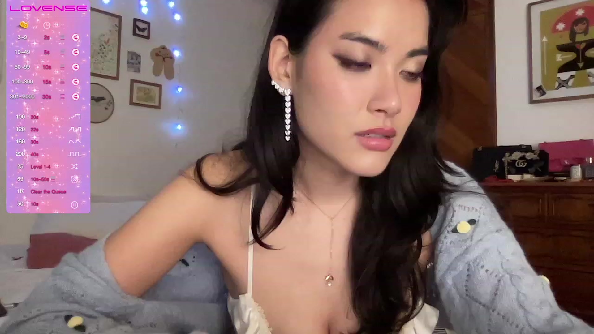 Gallery image thumbnail from LuluArtist's myfreecams stream on, 12/14/2023, 05:40 image 11 of 20