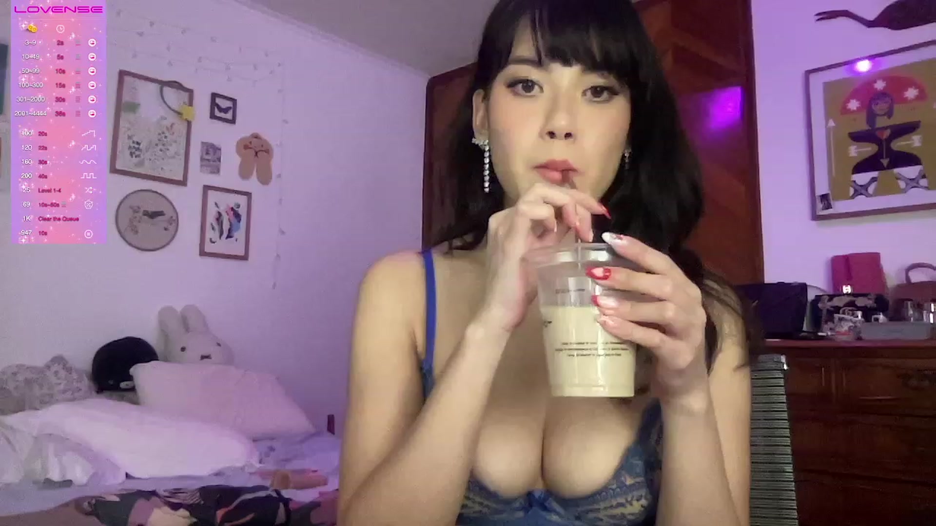 Gallery image thumbnail from LuluArtist's myfreecams stream on, 03/13/2024, 24:16 image 16 of 20