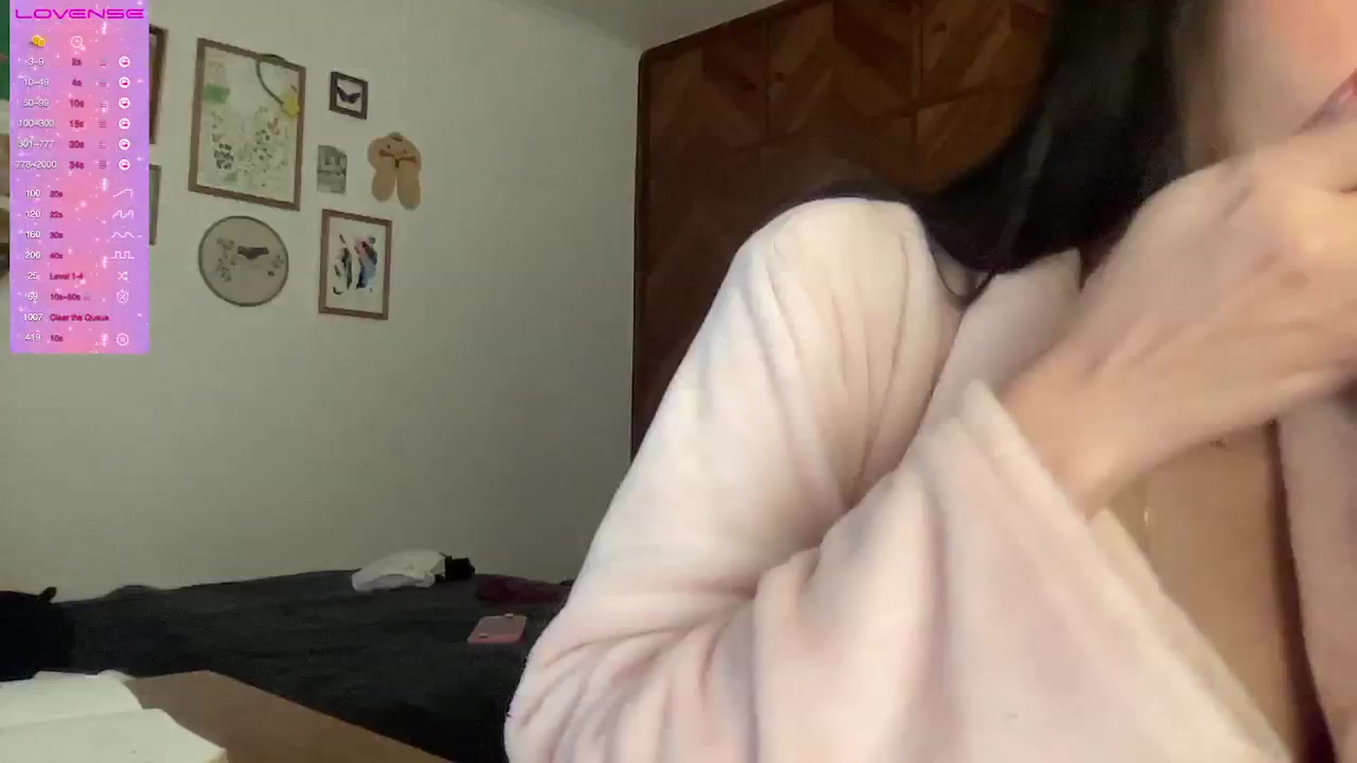 Gallery image thumbnail from LuluArtist's myfreecams stream on, 07/31/2024, 04:14 image 18 of 20