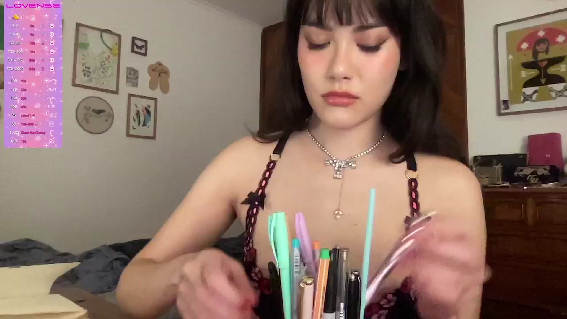 Gallery image thumbnail from LuluArtist's myfreecams stream on, 08/03/2024, 04:37 image 2 of 20
