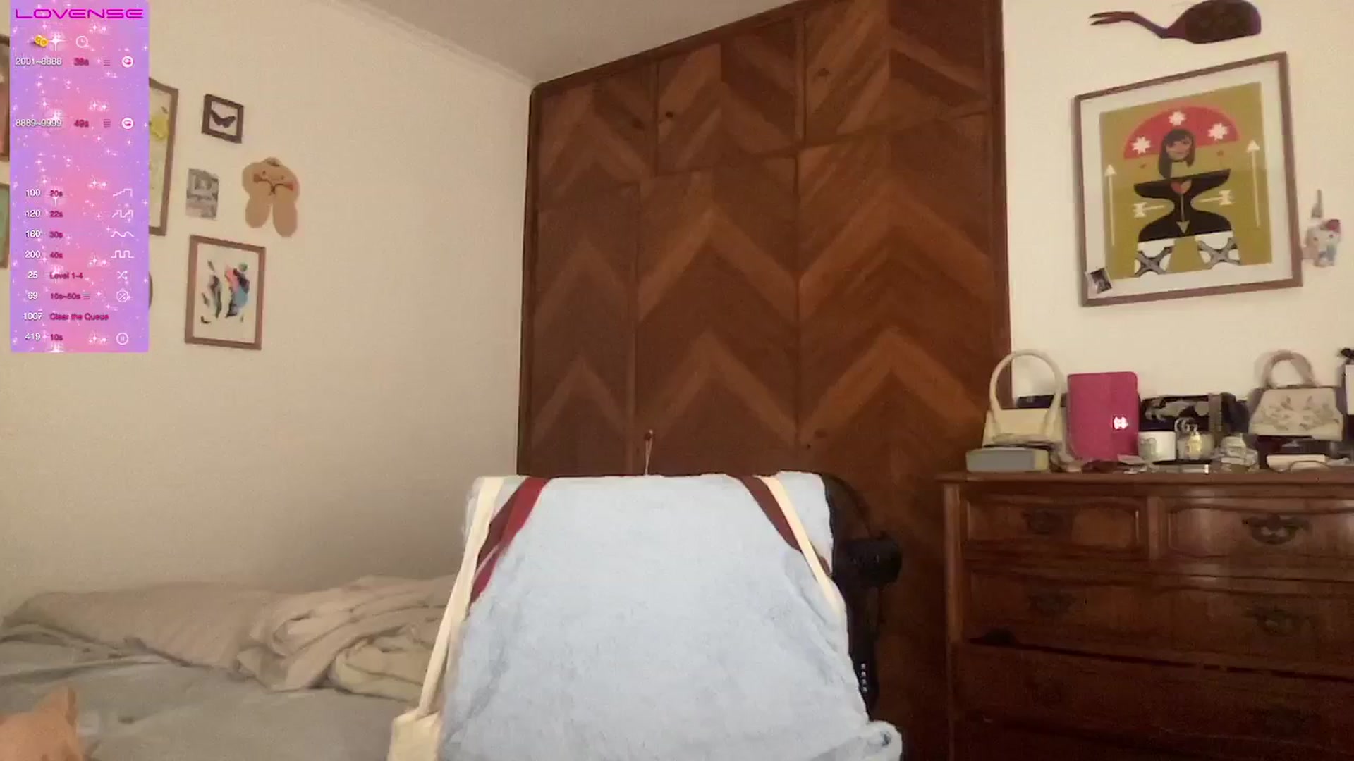 Gallery image thumbnail from LuluArtist's myfreecams stream on, 10/08/2024, 02:58 image 9 of 20