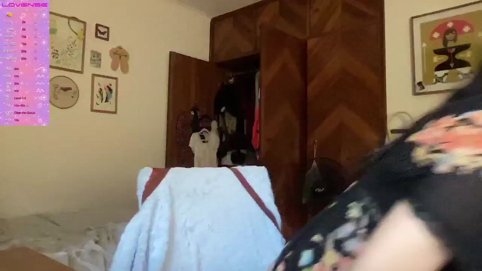 Gallery image thumbnail from LuluArtist's myfreecams stream on, 10/23/2024, 20:57 image 14 of 20