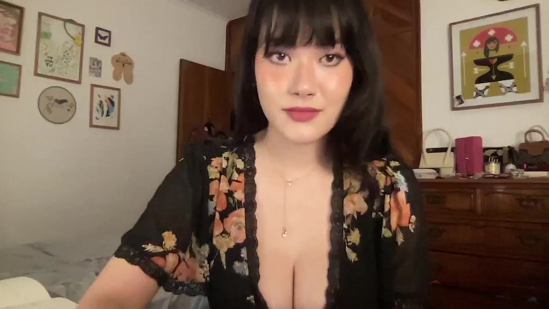 Gallery image thumbnail from LuluArtist's myfreecams stream on, 10/24/2024, 24:04 image 2 of 20