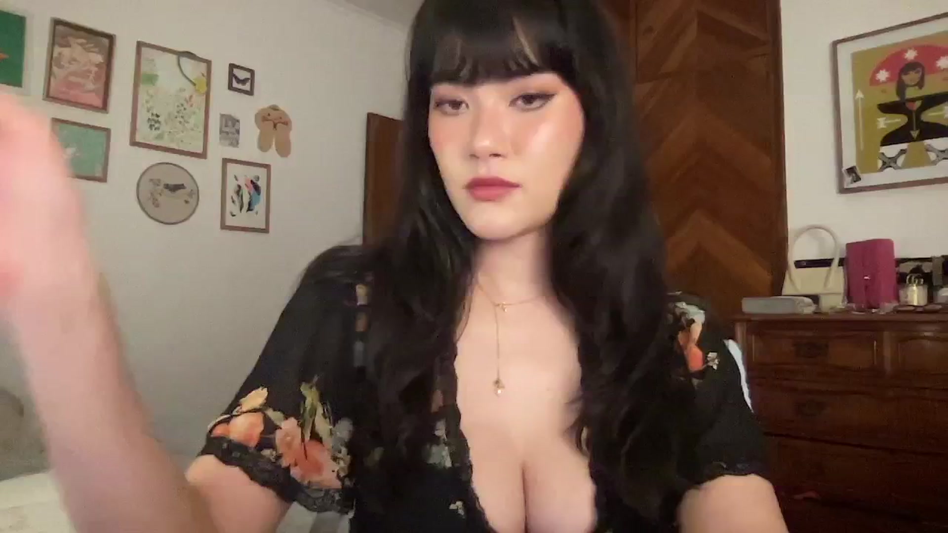 Gallery image thumbnail from LuluArtist's myfreecams stream on, 10/24/2024, 03:06 image 1 of 20