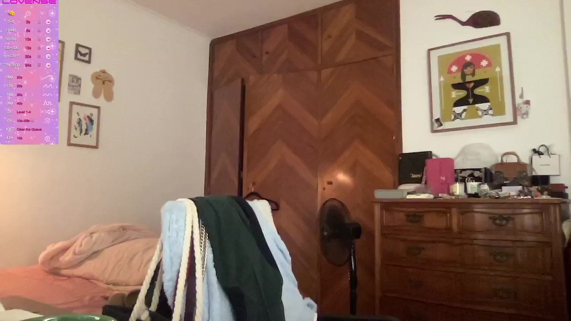 Gallery image thumbnail from LuluArtist's myfreecams stream on, 12/17/2024, 02:31 image 1 of 20