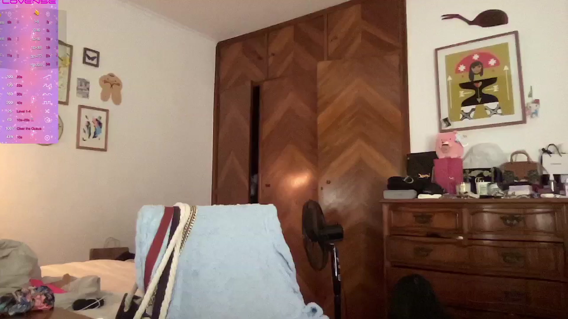 Gallery image thumbnail from LuluArtist's myfreecams stream on, 01/08/2025, 24:25 image 4 of 20