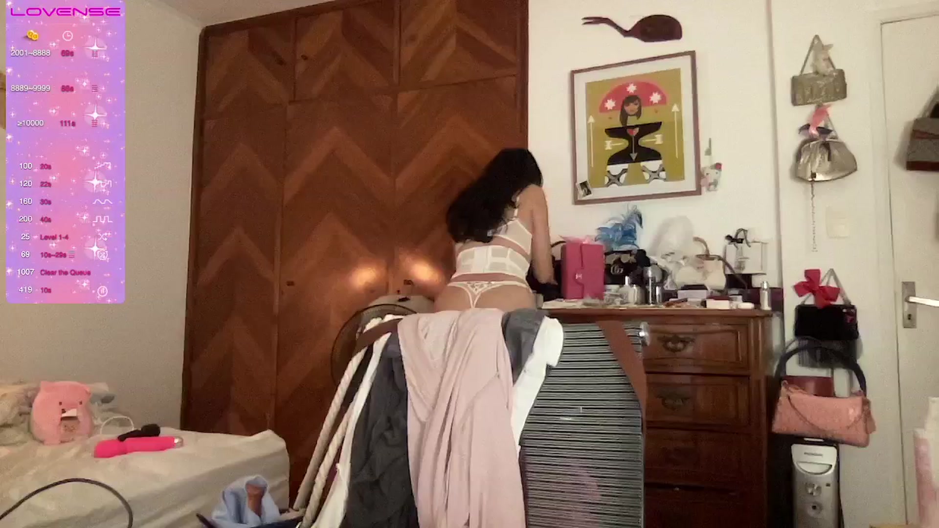 Gallery image thumbnail from LuluArtist's myfreecams stream on, 03/11/2025, 02:40 image 16 of 20