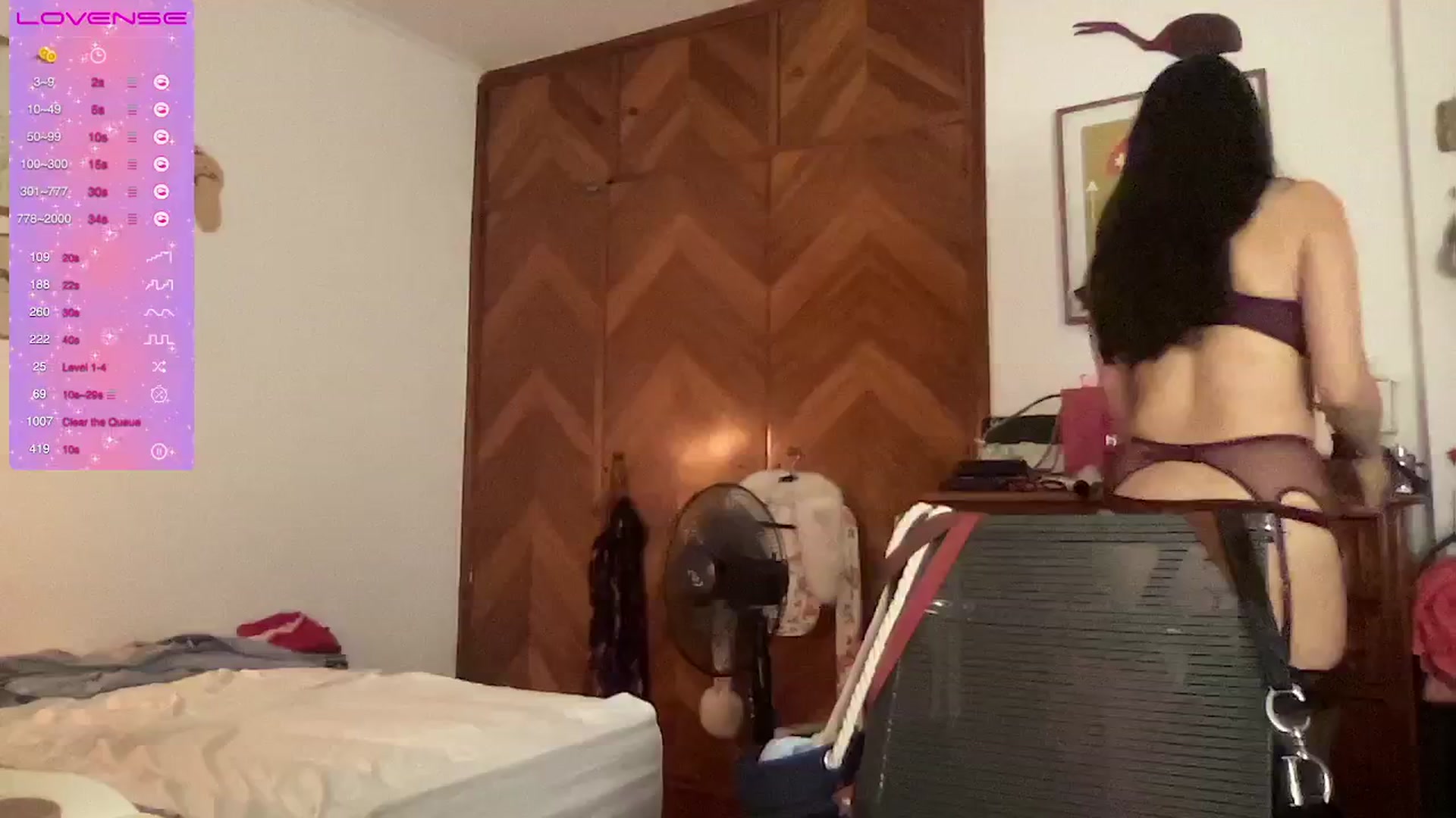 Gallery image thumbnail from LuluArtist's myfreecams stream on, 03/19/2025, 24:12 image 5 of 20