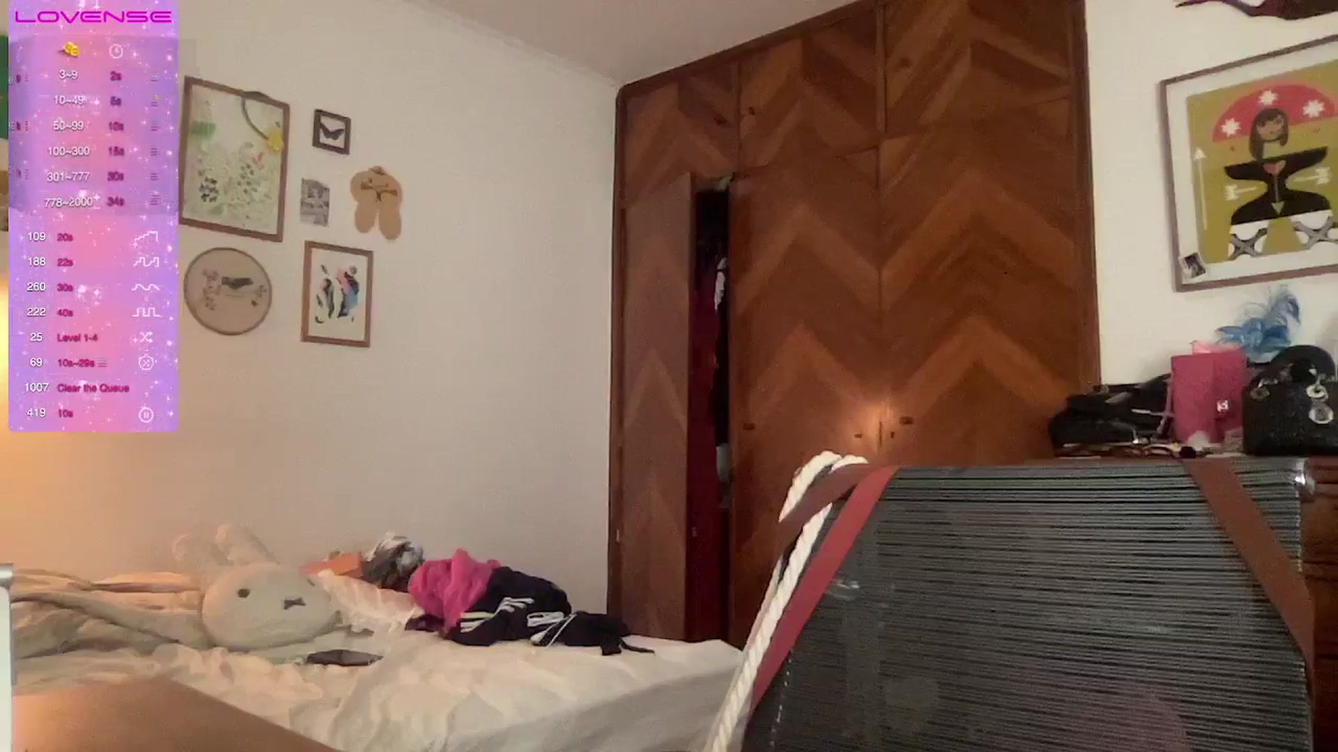 Gallery image thumbnail from LuluArtist's myfreecams stream on, 03/19/2025, 05:53 image 18 of 20