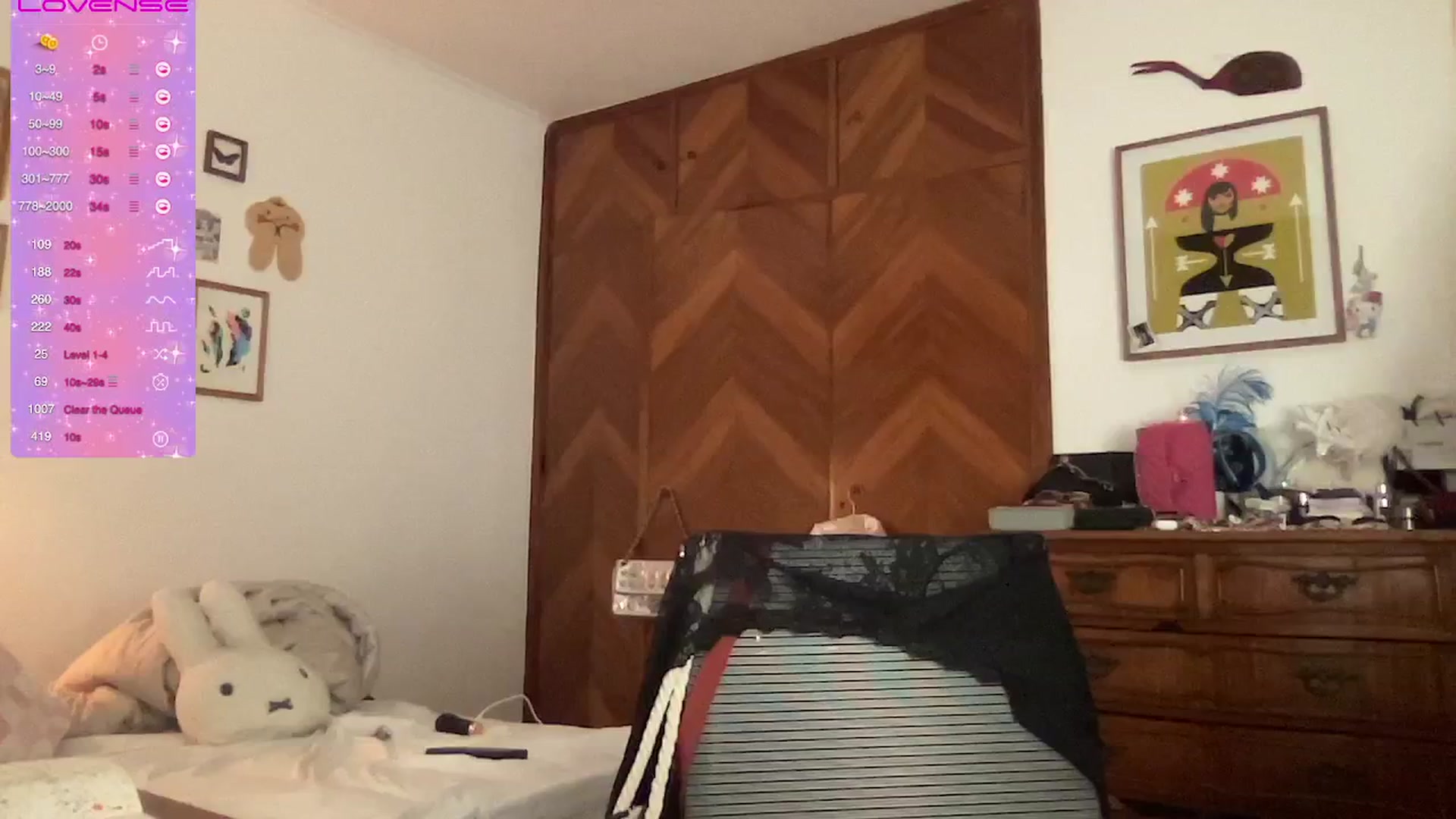 Gallery image thumbnail from LuluArtist's myfreecams stream on, 04/18/2025, 01:55 image 10 of 20