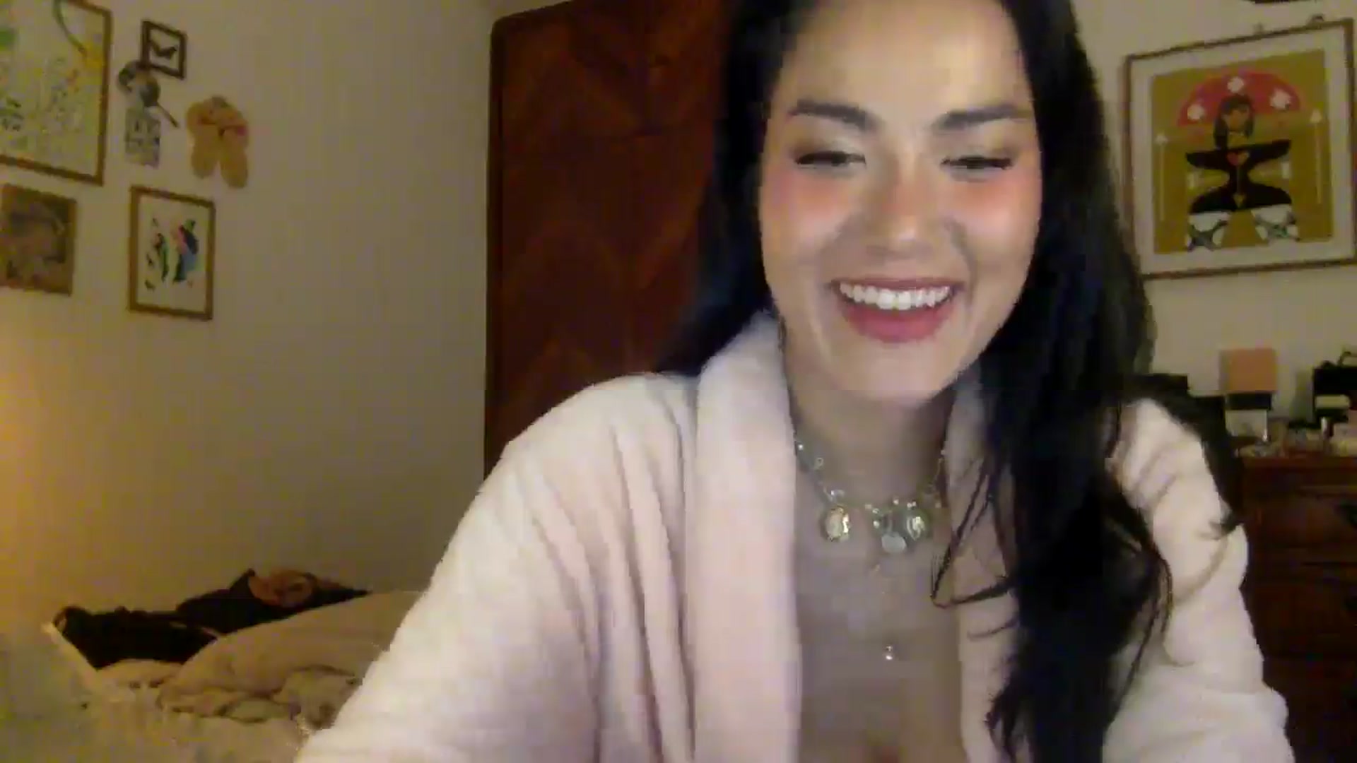 Gallery image thumbnail from LuluArtist's myfreecams stream on, 10/02/2025, 21:29 image 5 of 20