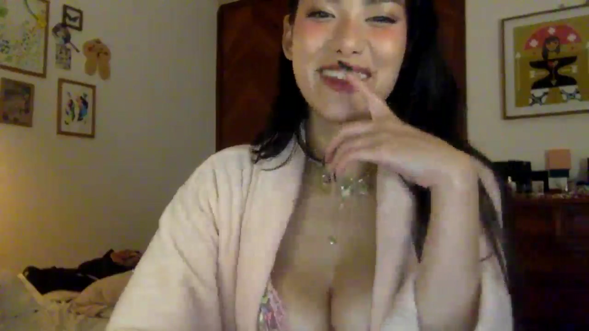 Gallery image thumbnail from LuluArtist's myfreecams stream on, 10/02/2025, 21:29 image 19 of 20