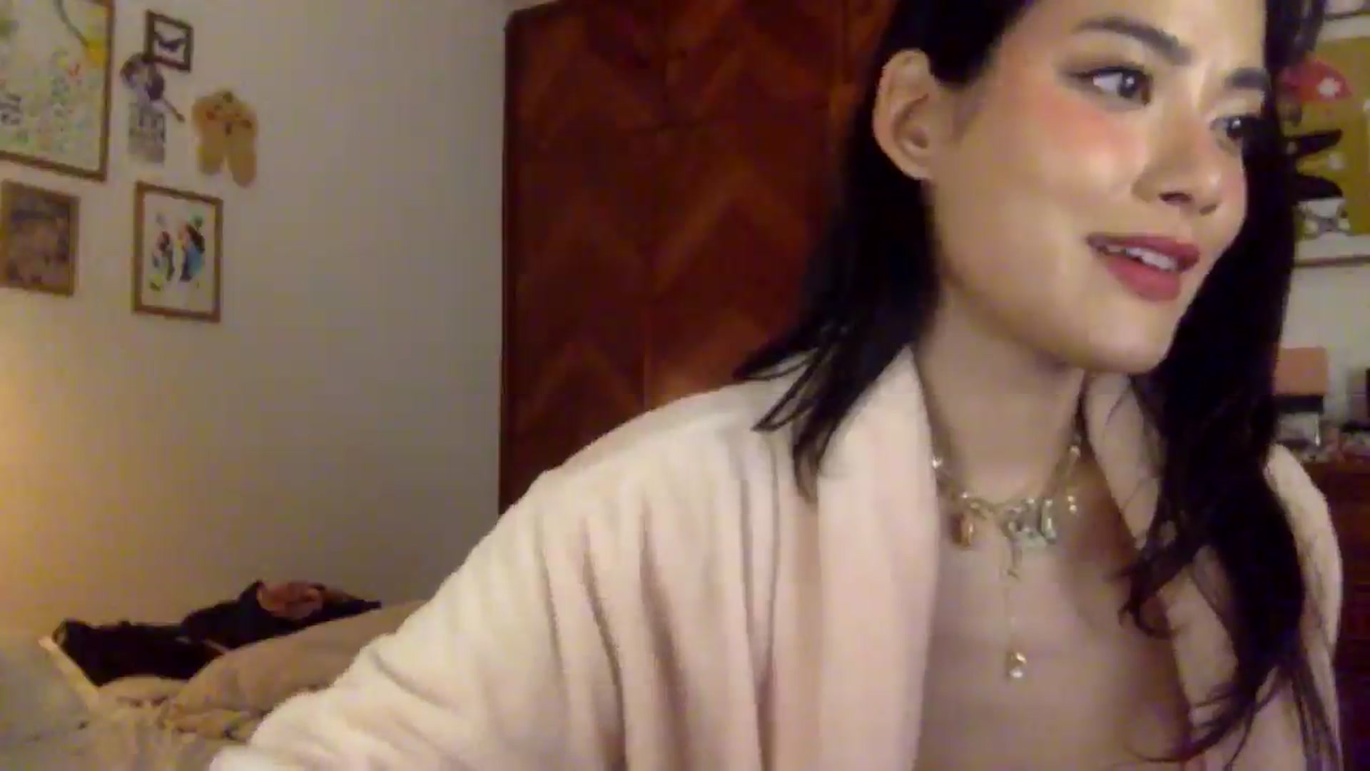 Gallery image thumbnail from LuluArtist's myfreecams stream on, 10/02/2025, 21:29 image 14 of 20