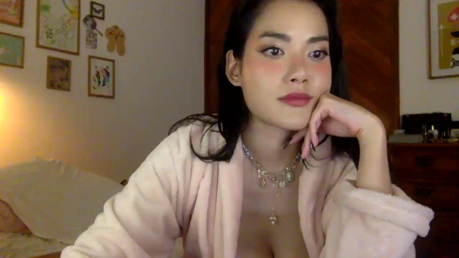 Gallery image thumbnail from LuluArtist's myfreecams stream on, 10/02/2025, 22:21 image 9 of 20