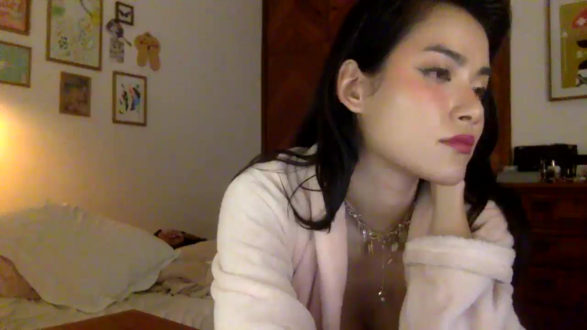 Gallery image thumbnail from LuluArtist's myfreecams stream on, 10/02/2025, 22:21 image 10 of 20