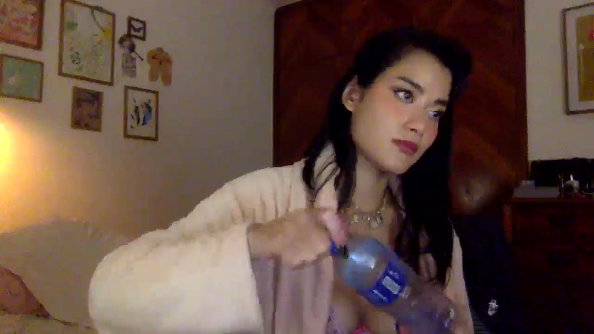 Gallery image thumbnail from LuluArtist's myfreecams stream on, 10/02/2025, 22:21 image 18 of 20