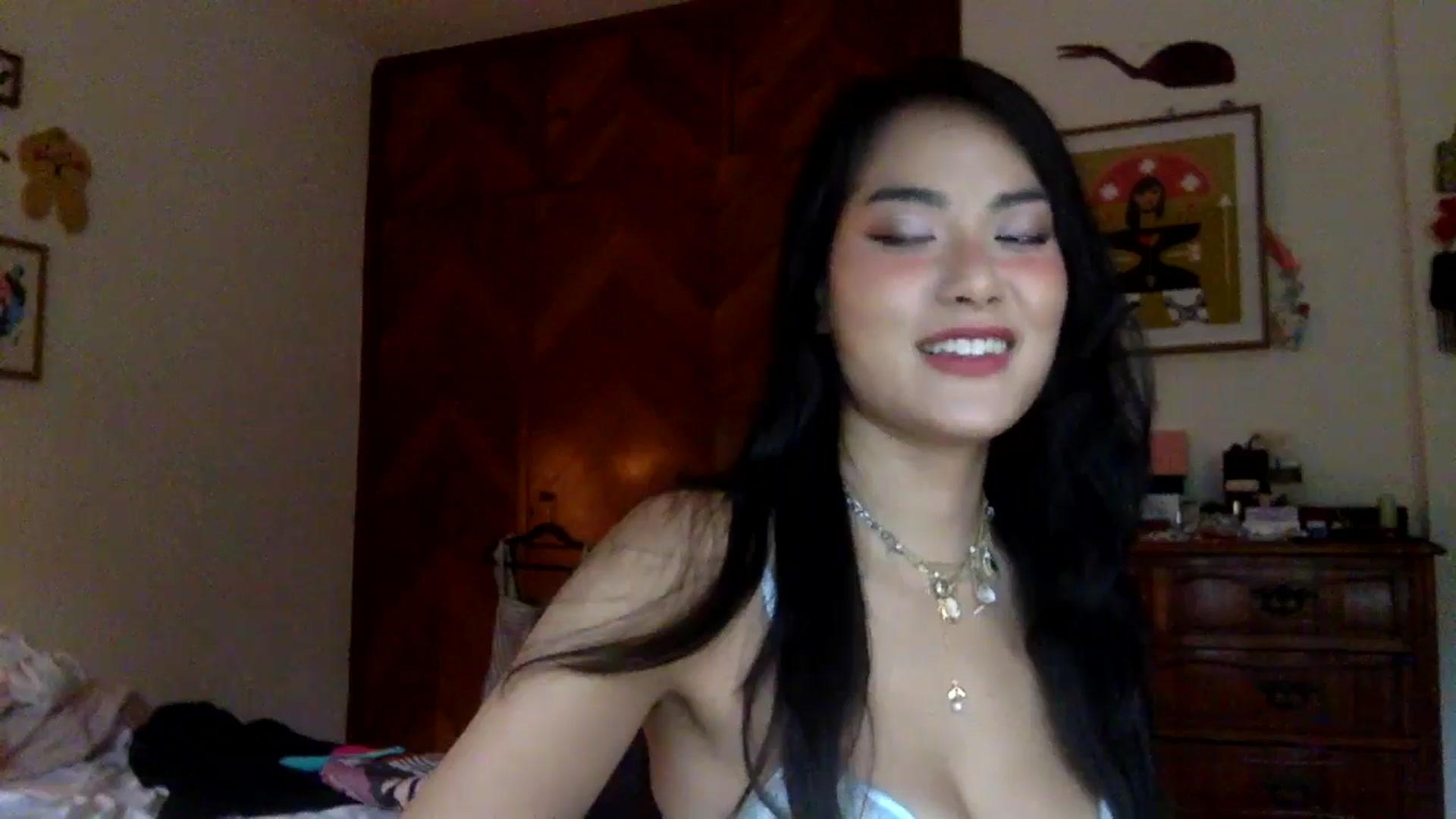 Gallery image thumbnail from LuluArtist's myfreecams stream on, 10/03/2025, 20:06 image 9 of 20