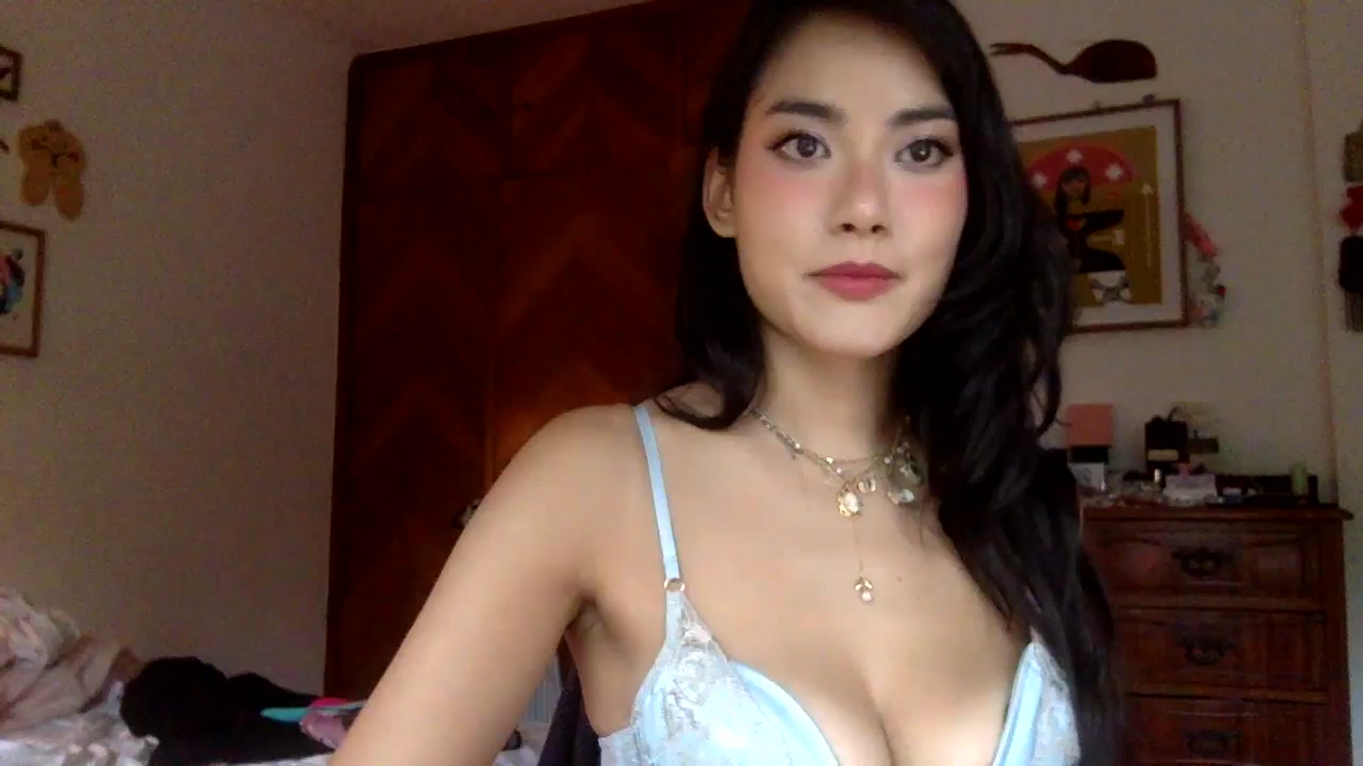 Gallery image thumbnail from LuluArtist's myfreecams stream on, 10/03/2025, 20:06 image 1 of 20