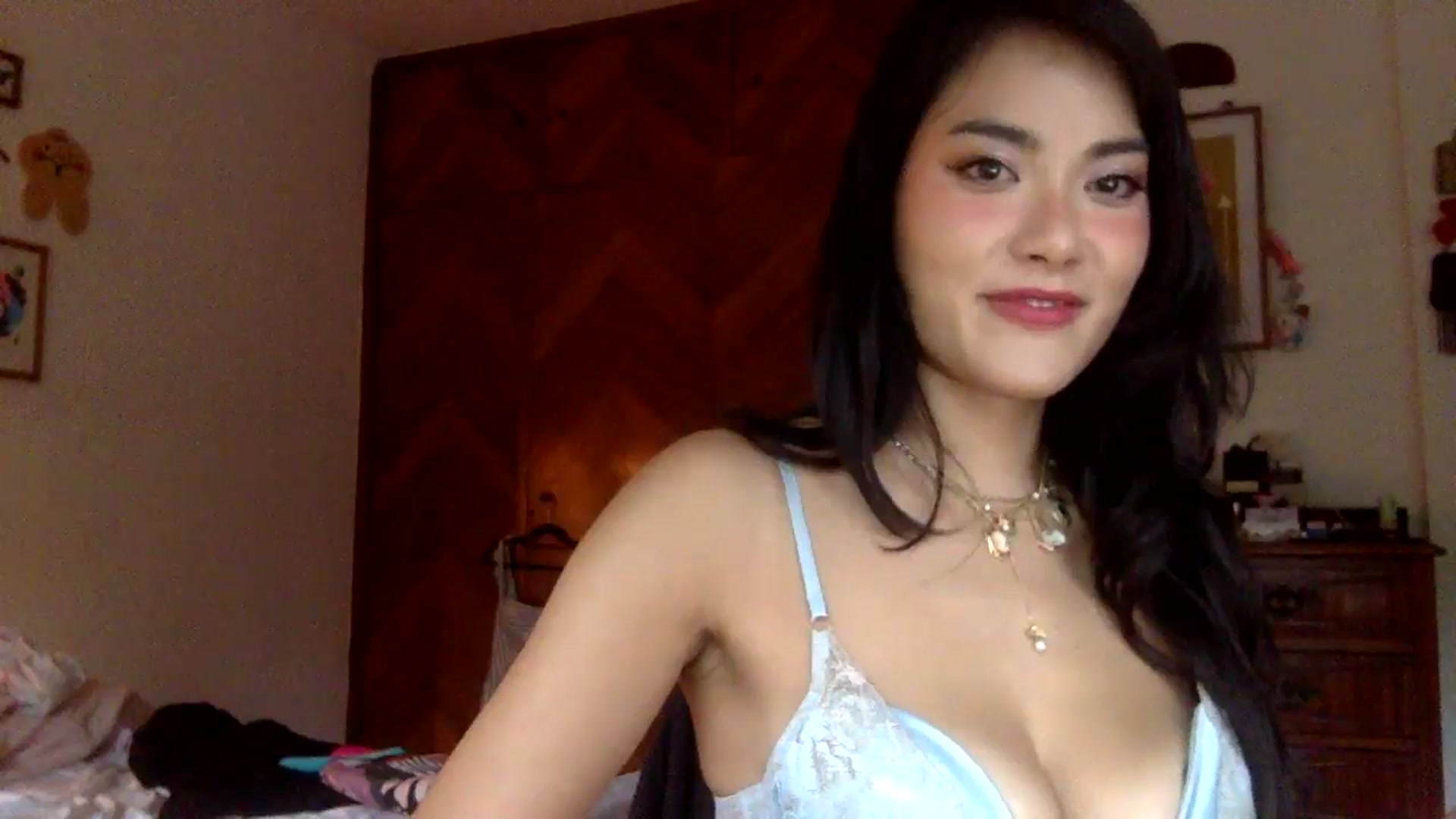 Gallery image thumbnail from LuluArtist's myfreecams stream on, 10/03/2025, 20:06 image 4 of 20