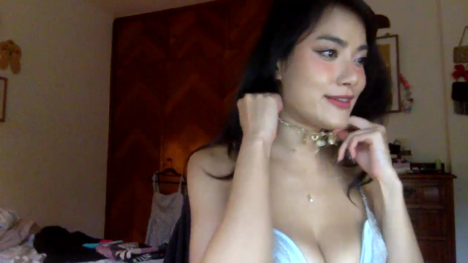 Gallery image thumbnail from LuluArtist's myfreecams stream on, 10/03/2025, 20:06 image 10 of 20
