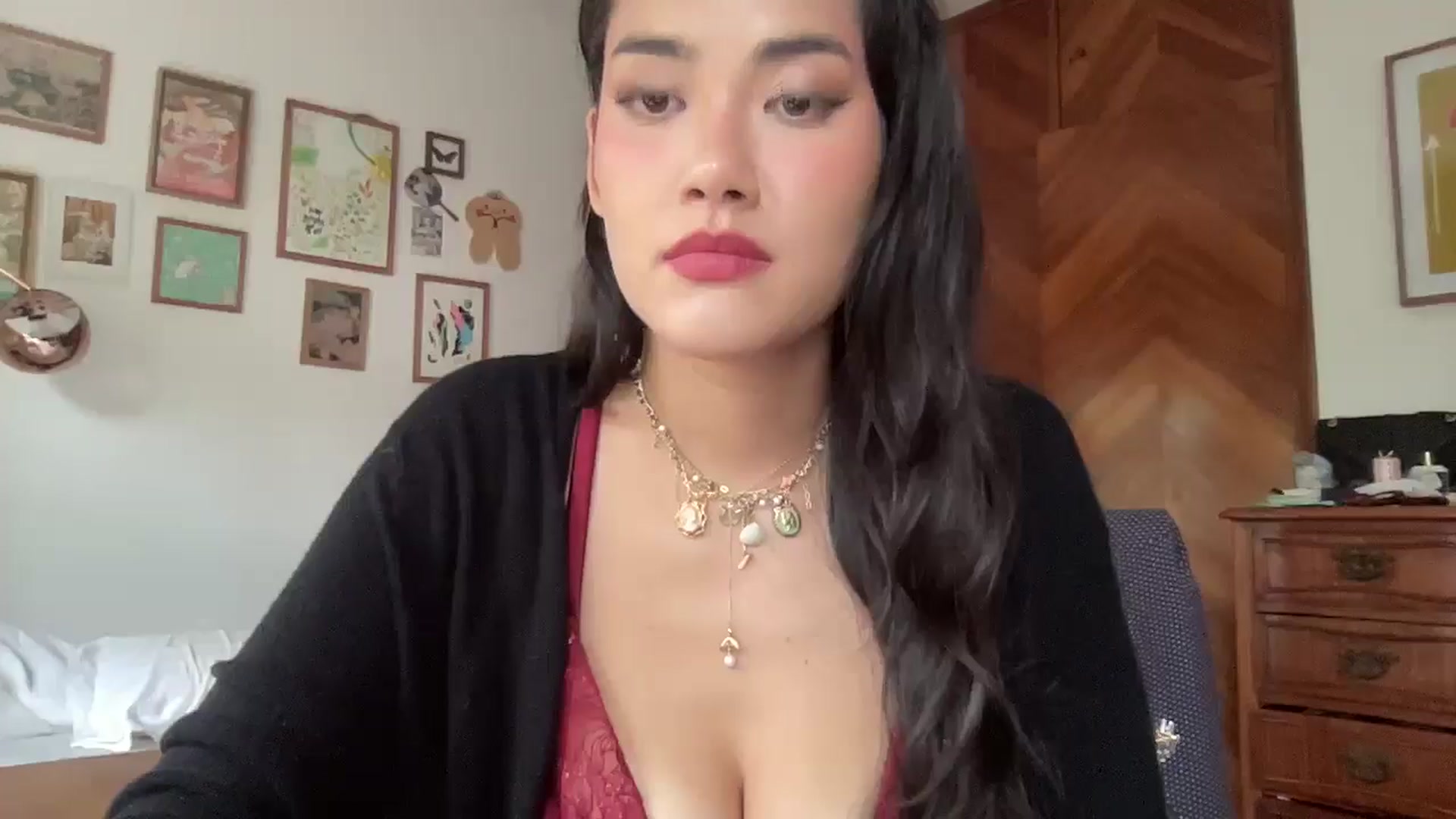 Gallery image thumbnail from LuluArtist's myfreecams stream on, 10/07/2025, 19:06 image 12 of 20