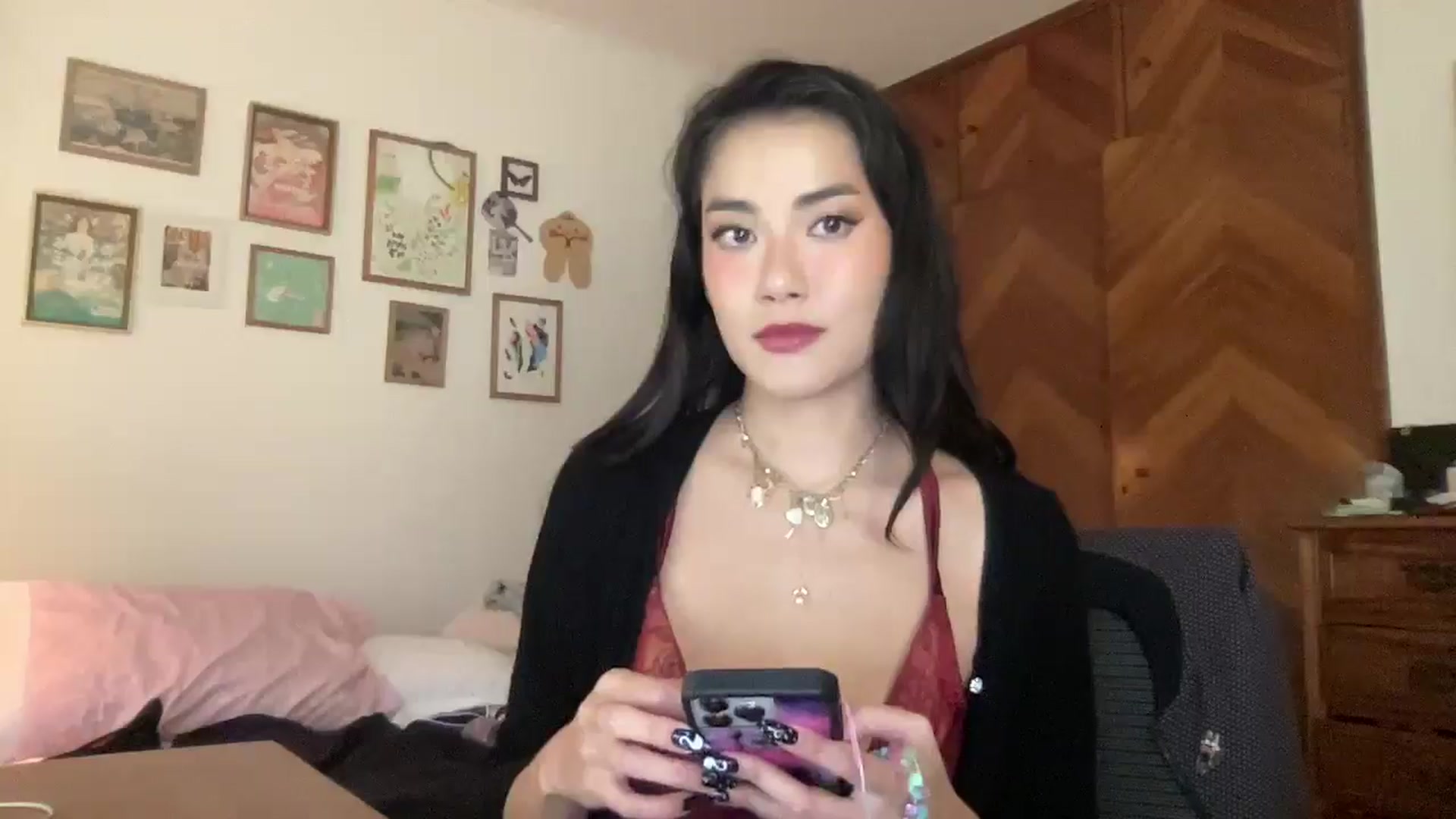 Gallery image thumbnail from LuluArtist's myfreecams stream on, 10/07/2025, 21:09 image 9 of 20