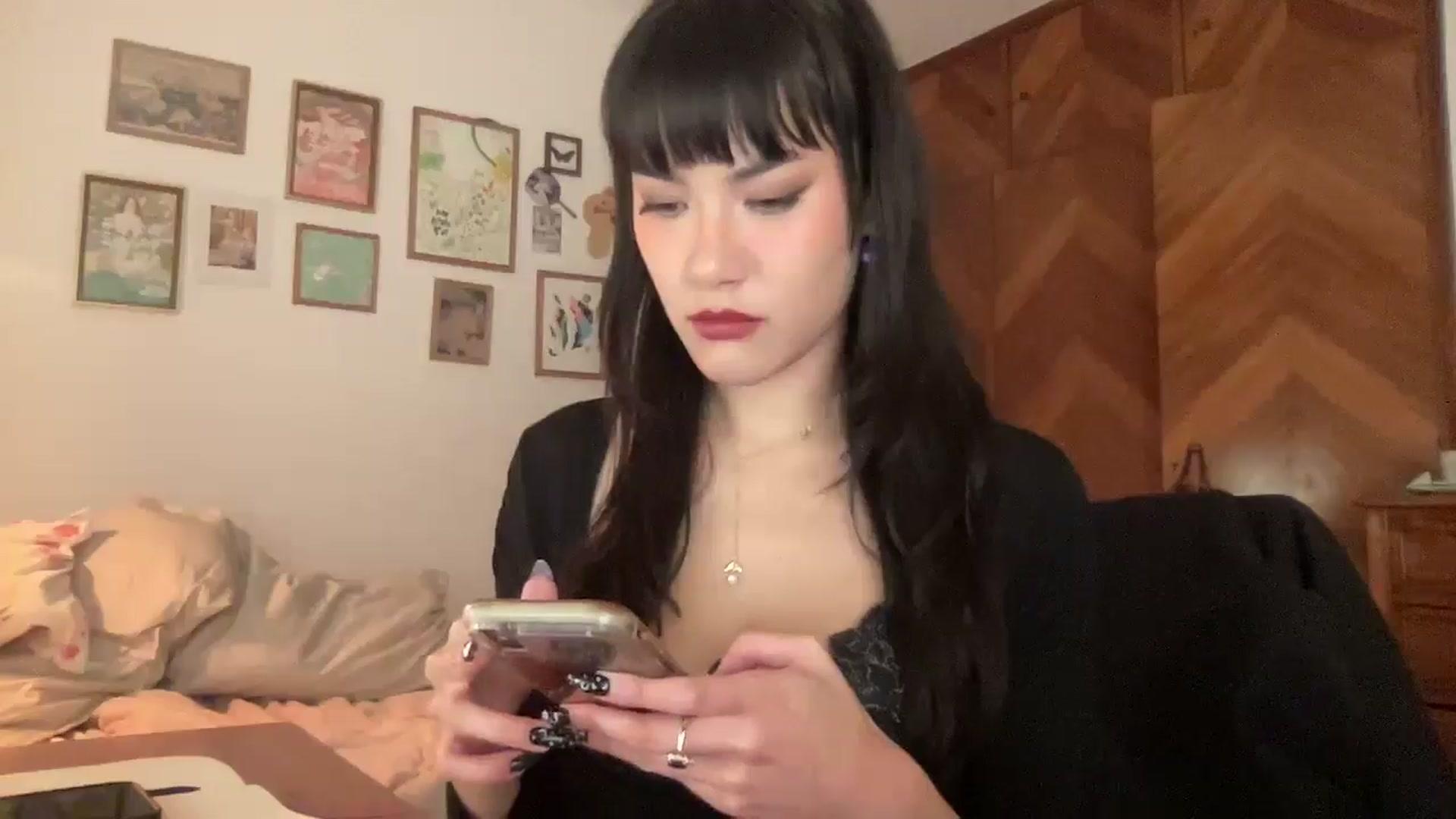 Gallery image thumbnail from LuluArtist's myfreecams stream on, 10/20/2025, 23:08 image 13 of 20