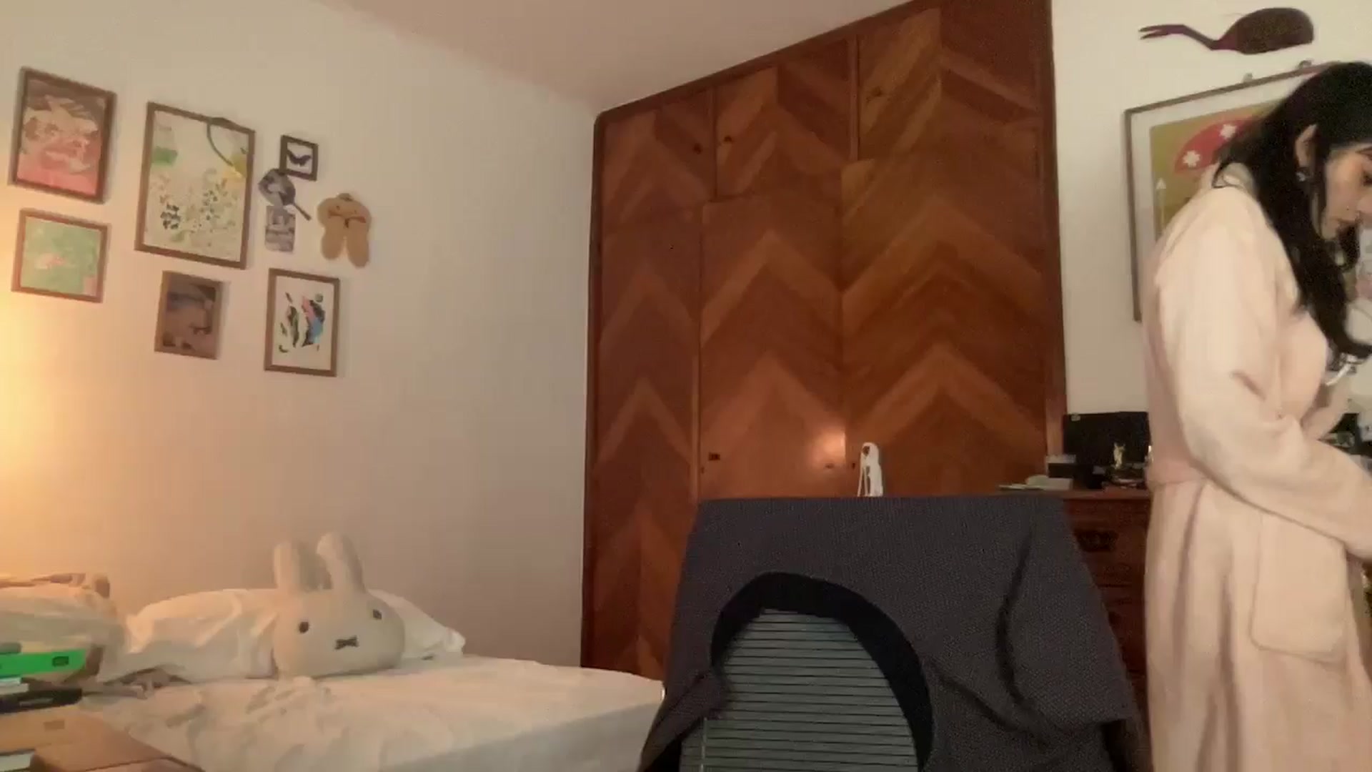 Gallery image thumbnail from LuluArtist's myfreecams stream on, 11/11/2025, 23:19 image 4 of 20