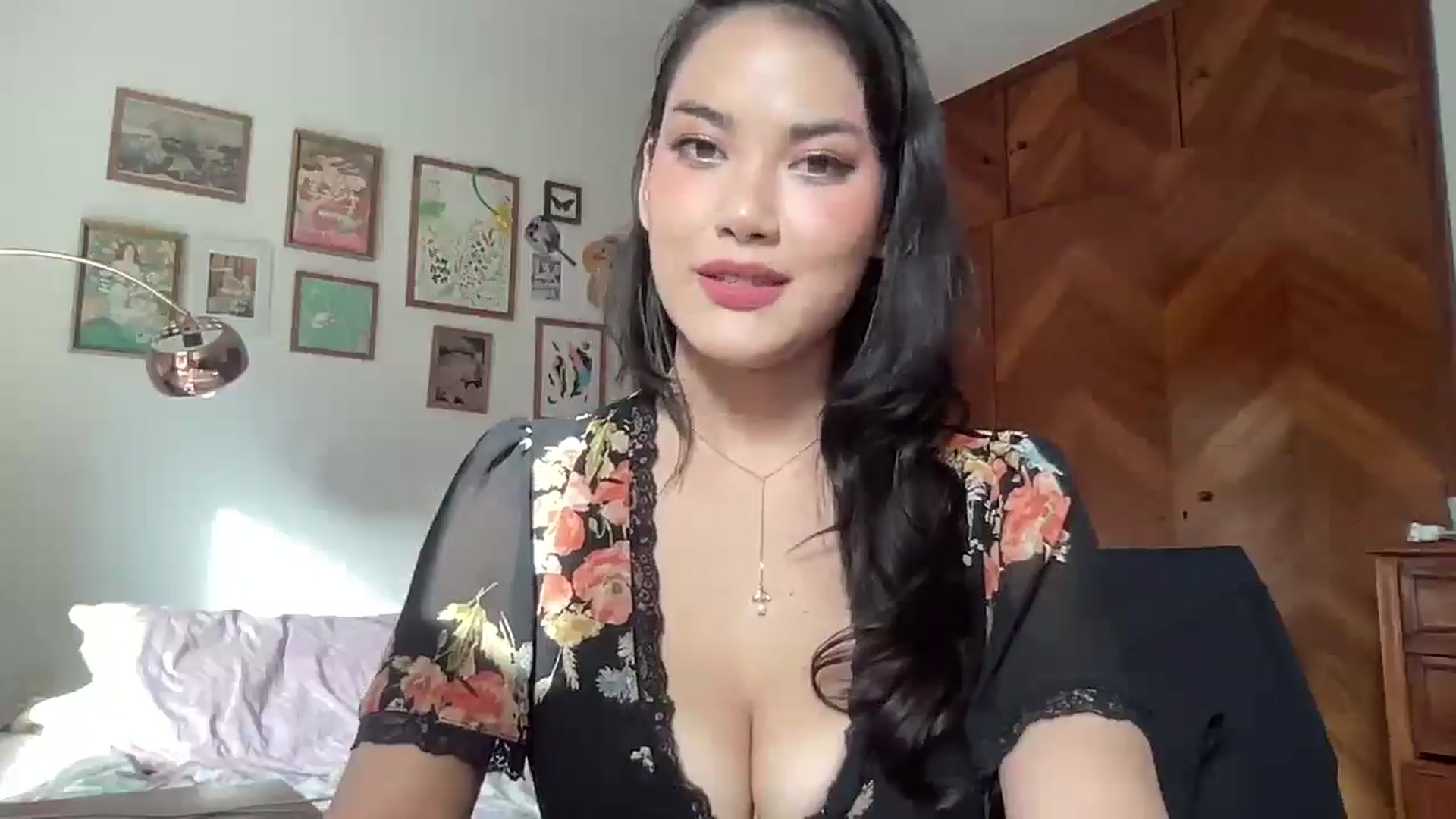 Gallery image thumbnail from LuluArtist's myfreecams stream on, 11/14/2025, 20:06 image 2 of 20