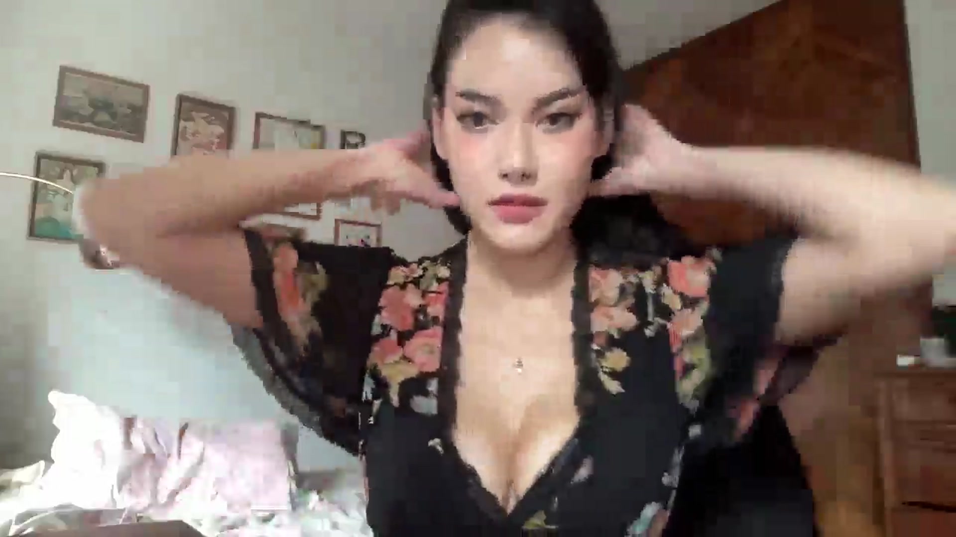 Gallery image thumbnail from LuluArtist's myfreecams stream on, 11/14/2025, 21:04 image 4 of 20