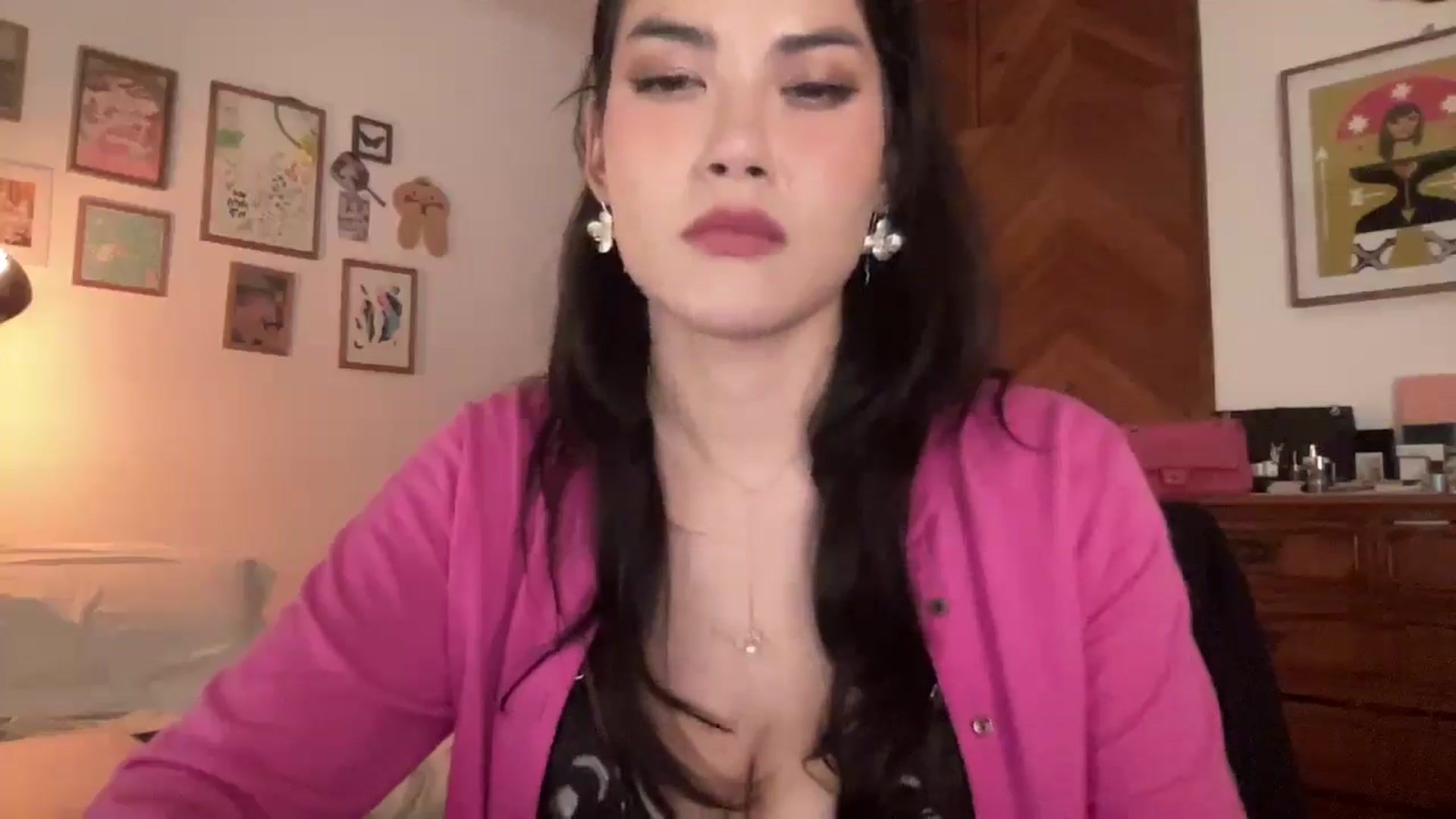 Gallery image thumbnail from LuluArtist's myfreecams stream on, 11/14/2025, 23:18 image 7 of 20