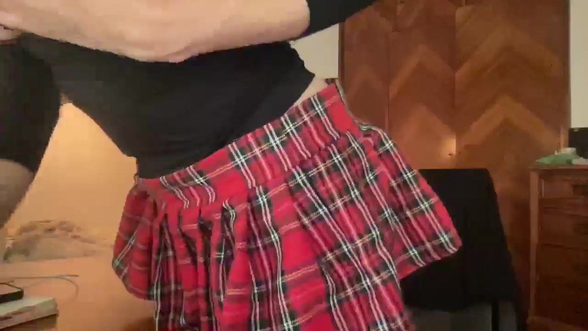 Gallery image thumbnail from LuluArtist's myfreecams stream on, 11/17/2025, 22:51 image 15 of 20