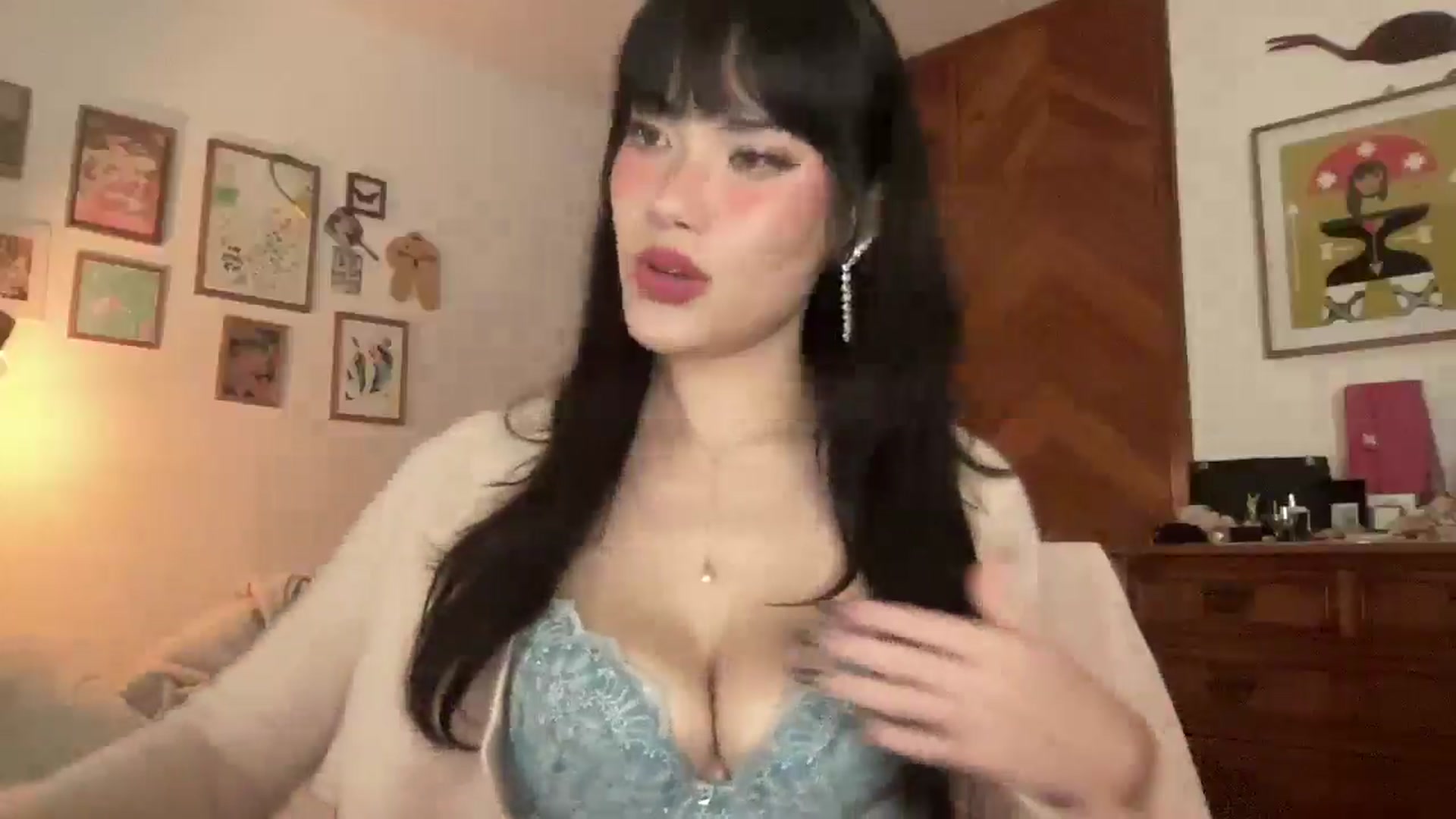 Gallery image thumbnail from LuluArtist's myfreecams stream on, 11/22/2025, 24:28 image 2 of 20
