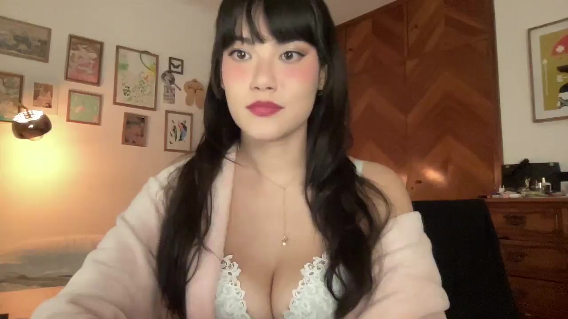 Gallery image thumbnail from LuluArtist's myfreecams stream on, 11/25/2025, 24:21 image 17 of 20