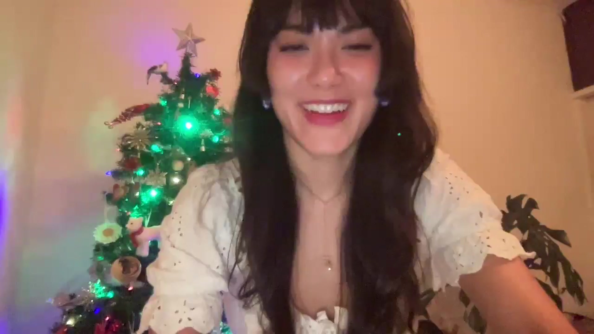 Gallery image thumbnail from LuluArtist's myfreecams stream on, 11/26/2025, 03:17 image 10 of 20