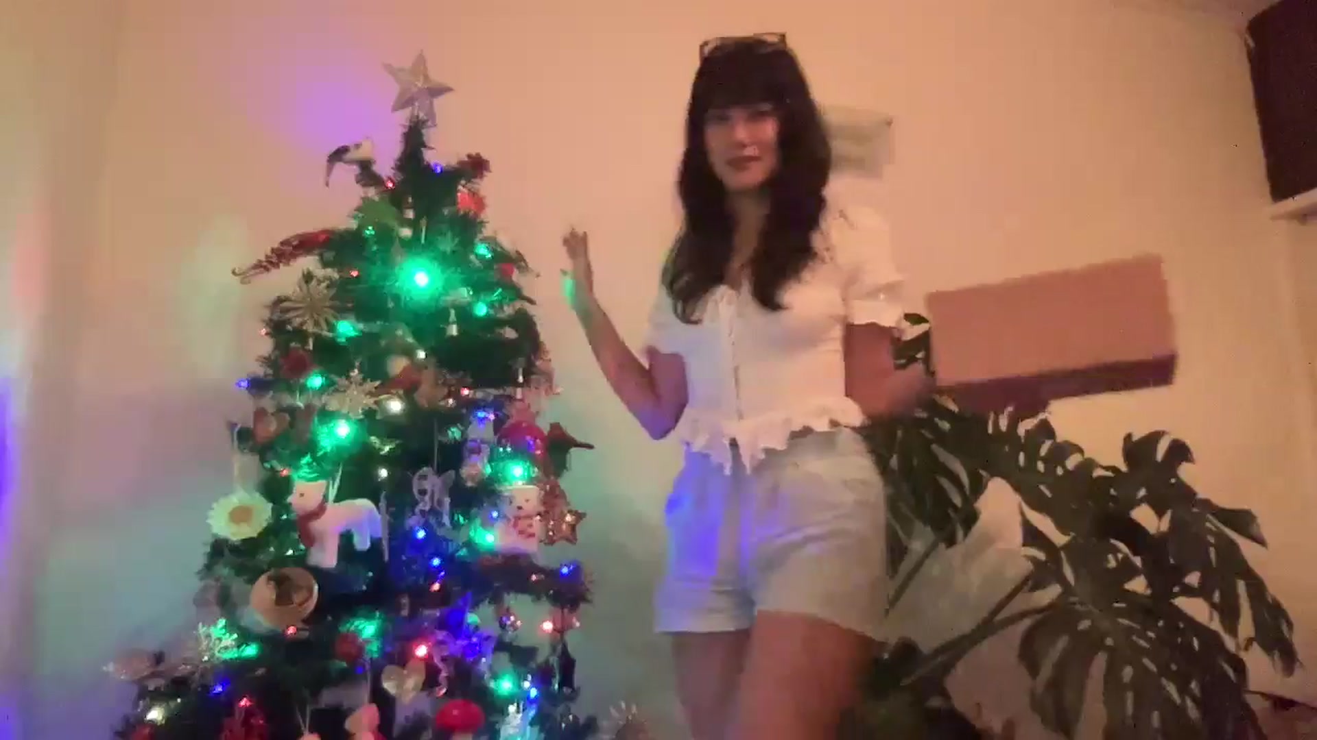 Gallery image thumbnail from LuluArtist's myfreecams stream on, 11/26/2025, 03:17 image 11 of 20