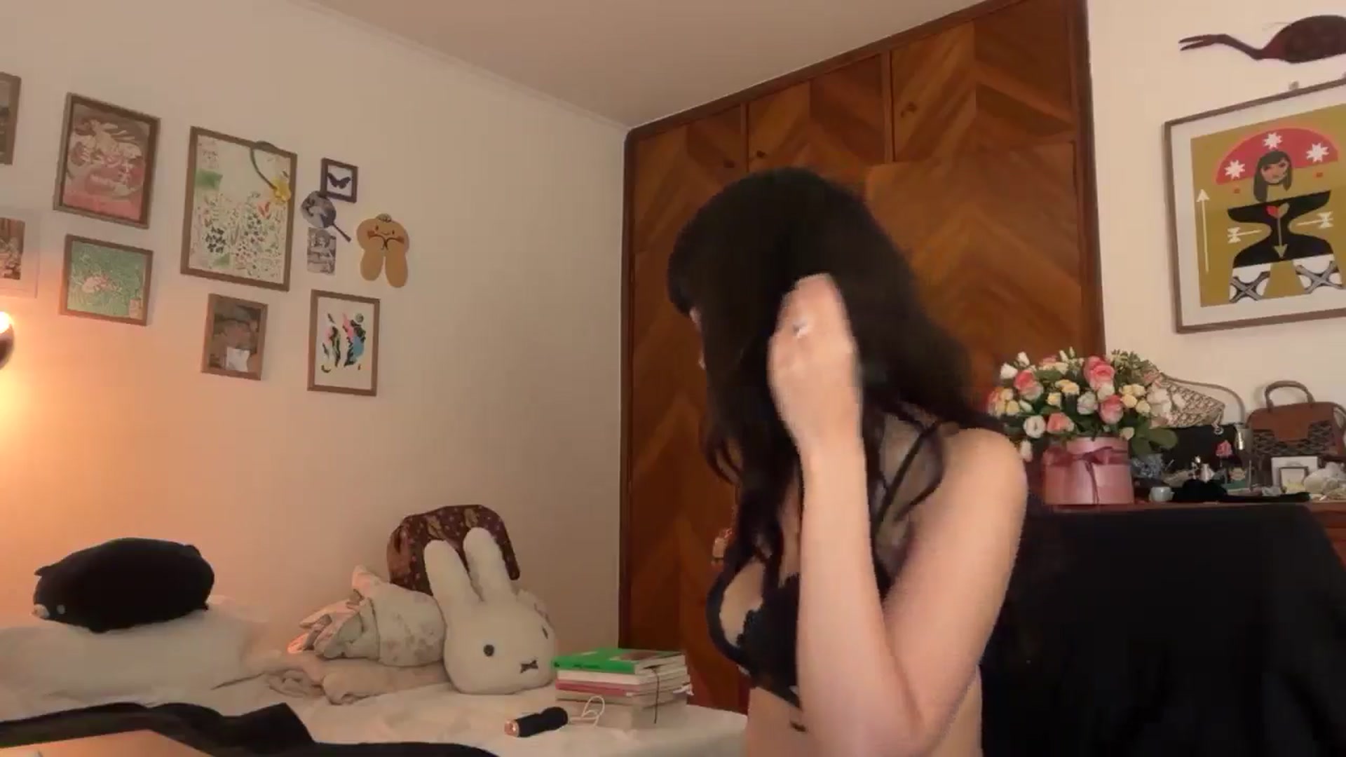 Gallery image thumbnail from LuluArtist's myfreecams stream on, 01/31/2026, 24:00 image 19 of 20