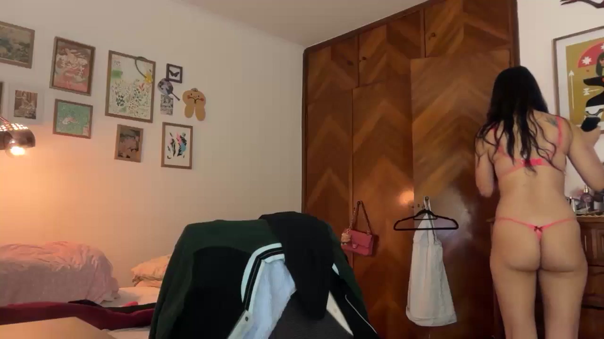 Gallery image thumbnail from LuluArtist's myfreecams stream on, 02/14/2026, 24:01 image 2 of 20