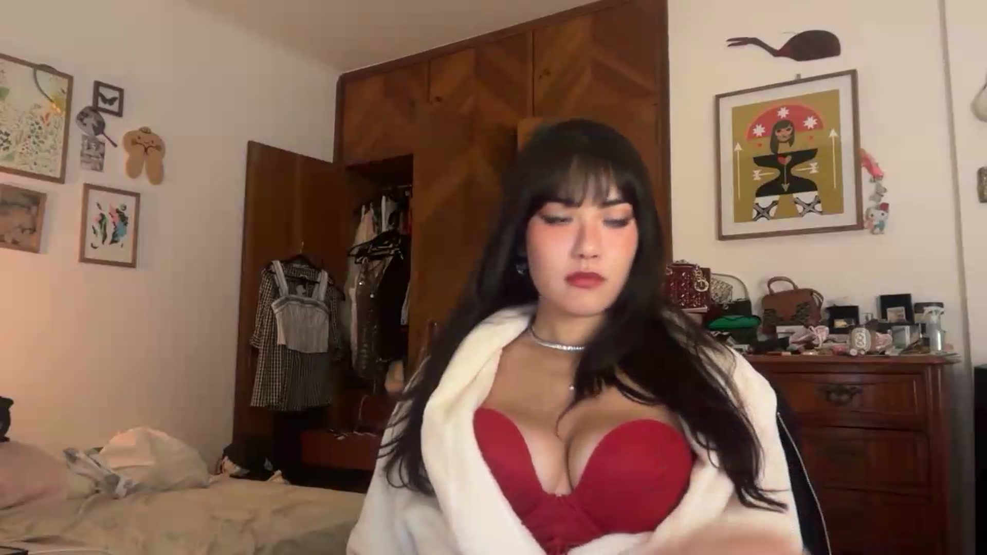 Gallery image thumbnail from LuluArtist's myfreecams stream on, 05/12/2026, 02:35 image 16 of 20