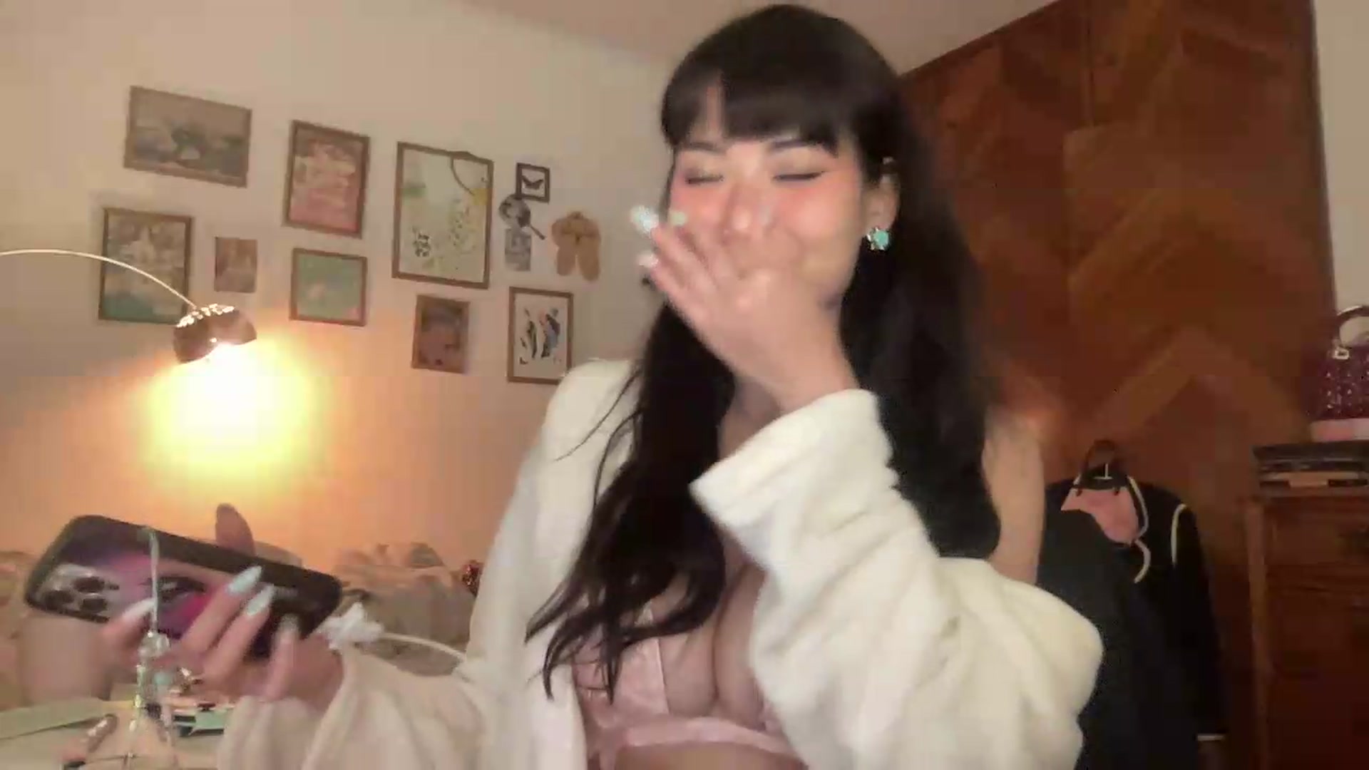 Gallery image thumbnail from LuluArtist's myfreecams stream on, 05/22/2026, 01:07 image 7 of 20