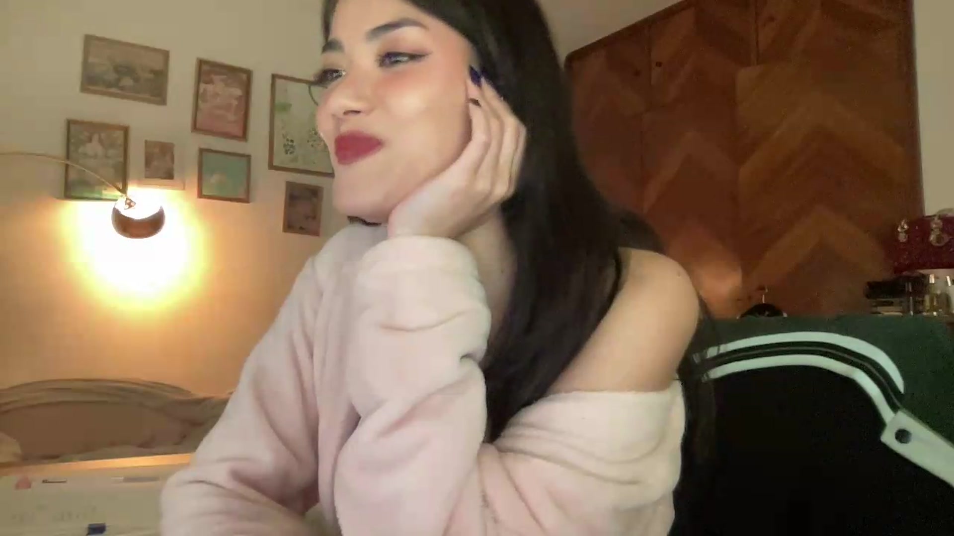 Gallery image thumbnail from LuluArtist's myfreecams stream on, 06/04/2026, 24:47 image 19 of 20