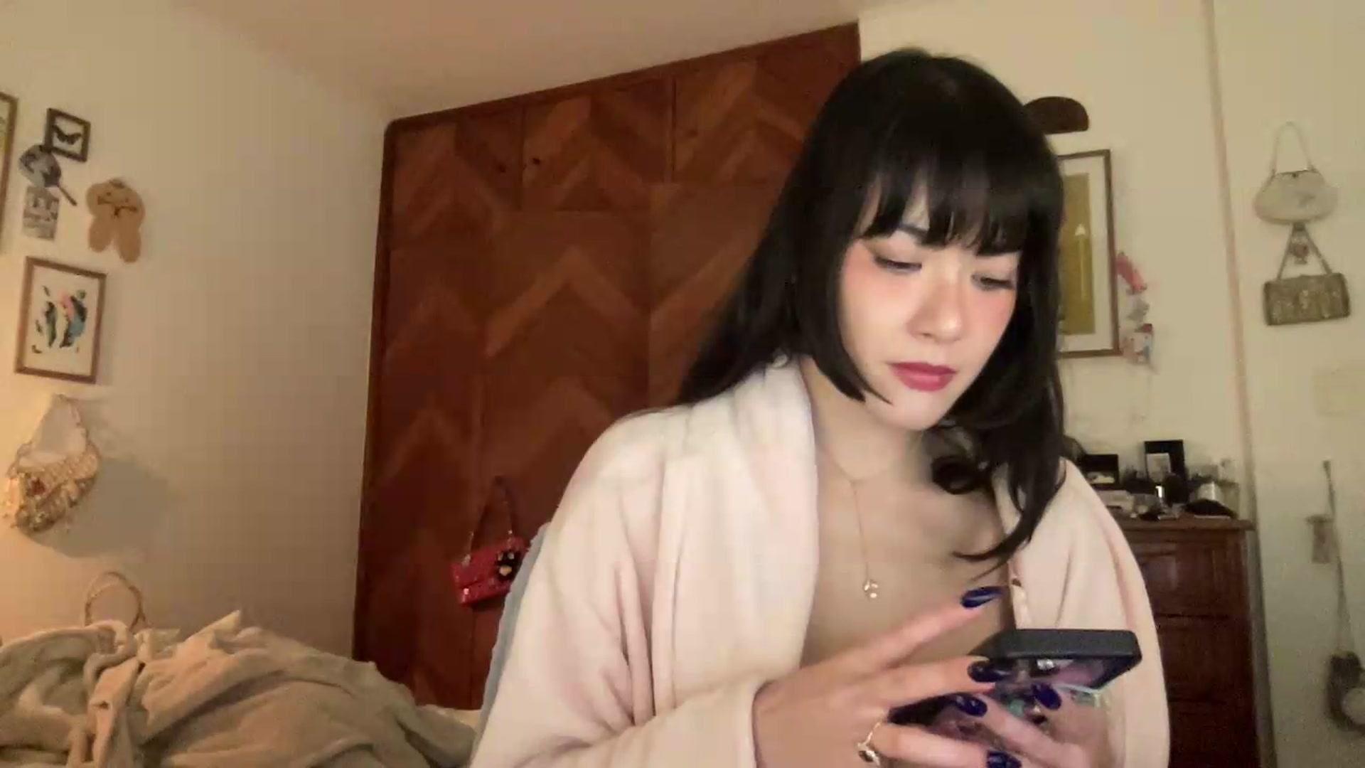 Gallery image thumbnail from LuluArtist's myfreecams stream on, 06/10/2026, 01:57 image 14 of 20