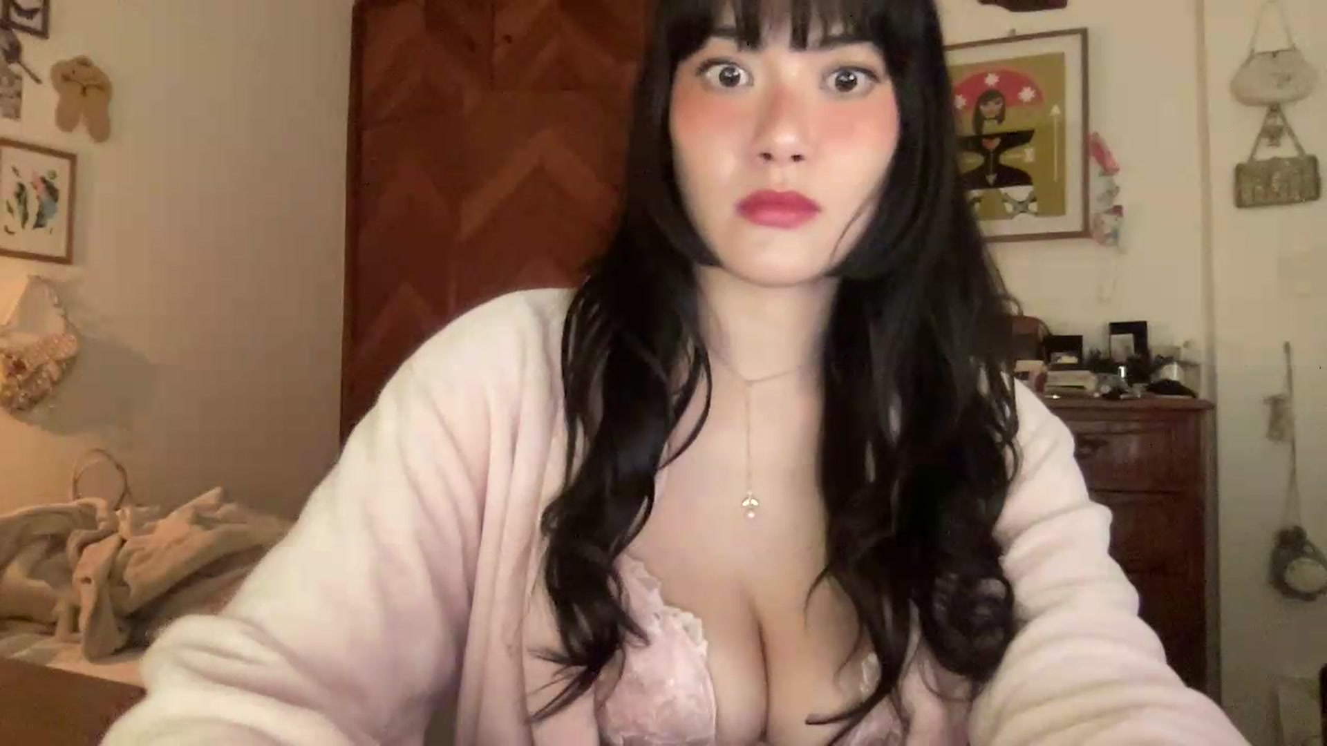Gallery image thumbnail from LuluArtist's myfreecams stream on, 06/10/2026, 01:57 image 20 of 20