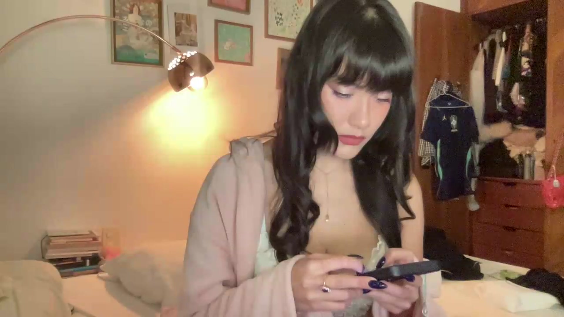Gallery image thumbnail from LuluArtist's myfreecams stream on, 06/10/2026, 22:22 image 16 of 20